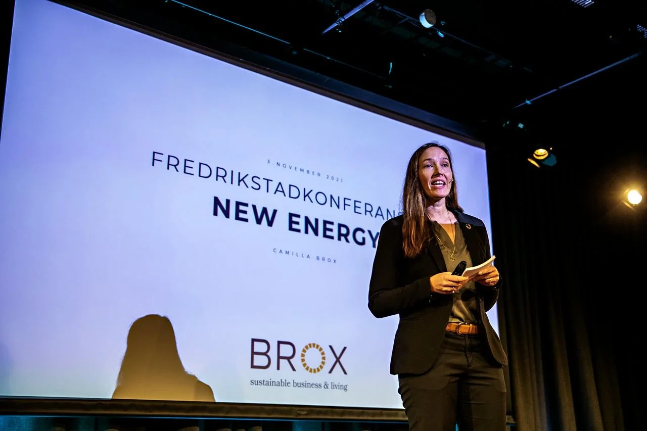 Karbon Interim ved Camilla Brox kan bidra med innlegg på konferanser, ta jobben som konferansier og/eller moderator.
