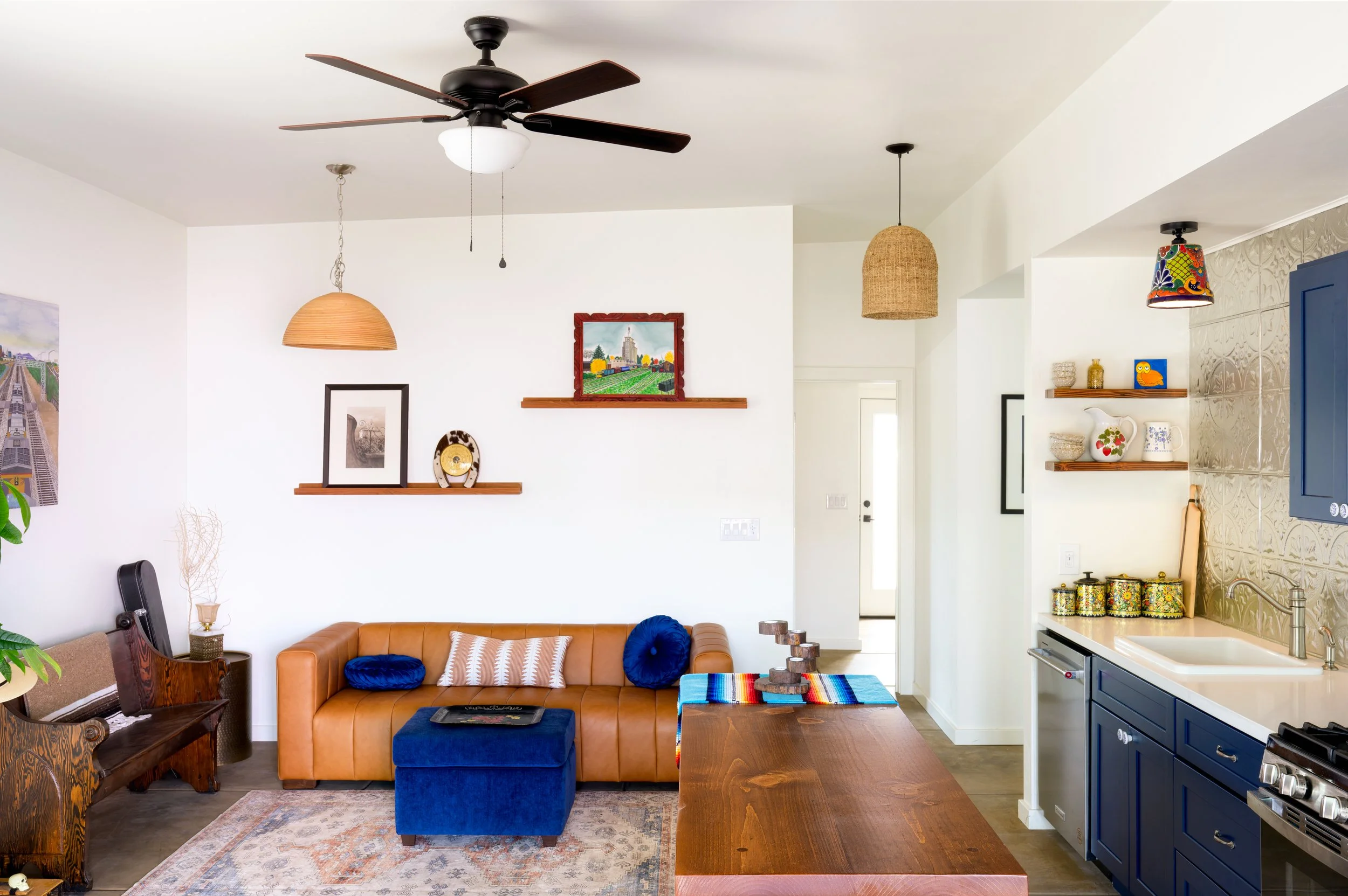 CASITA SANTA ROSA_INTERIOR LIVING.jpg