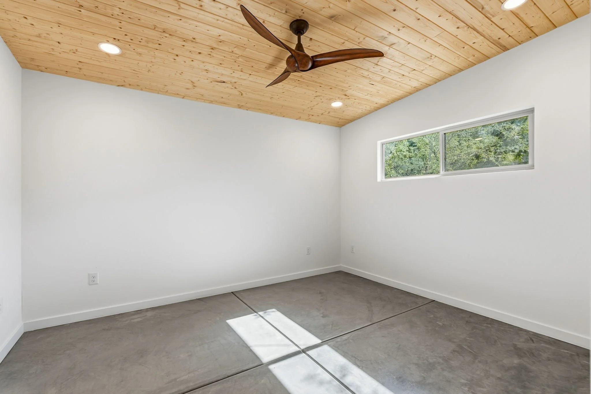 18-web-or-mls-Mitchell St-18.jpg