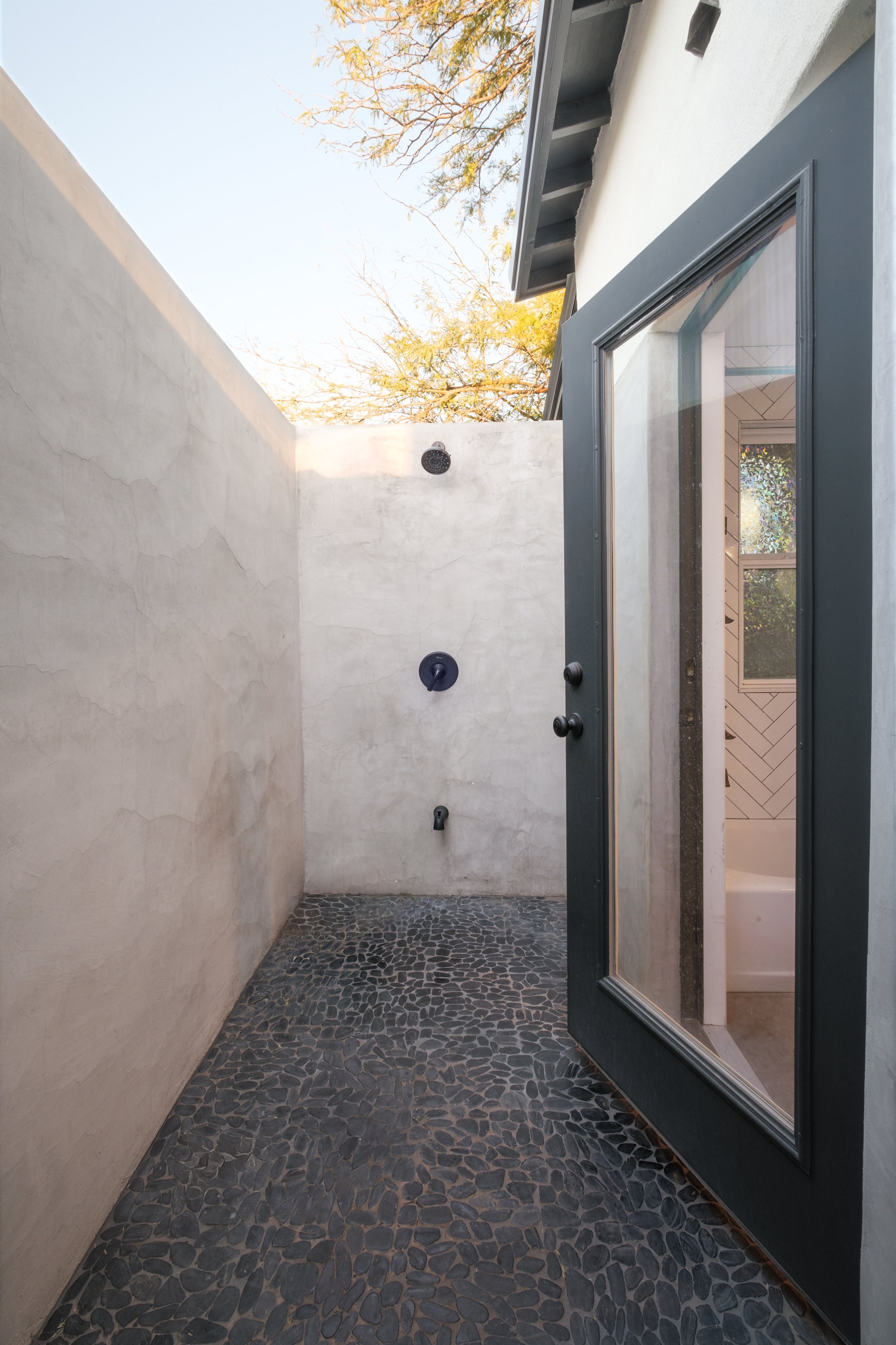 CASITA KISMET_OUTDOOR SHOWER.jpg