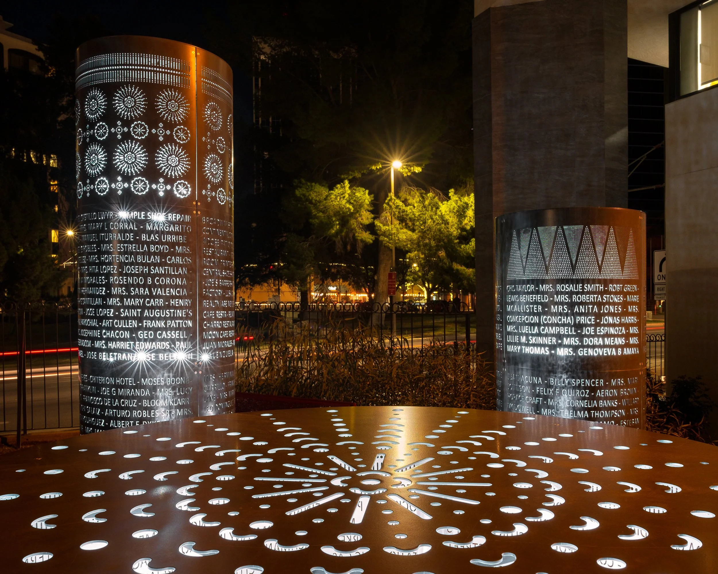 LA PLACITA LUMINARIAS_EXTERIOR NIGHT DETAIL 2.jpg
