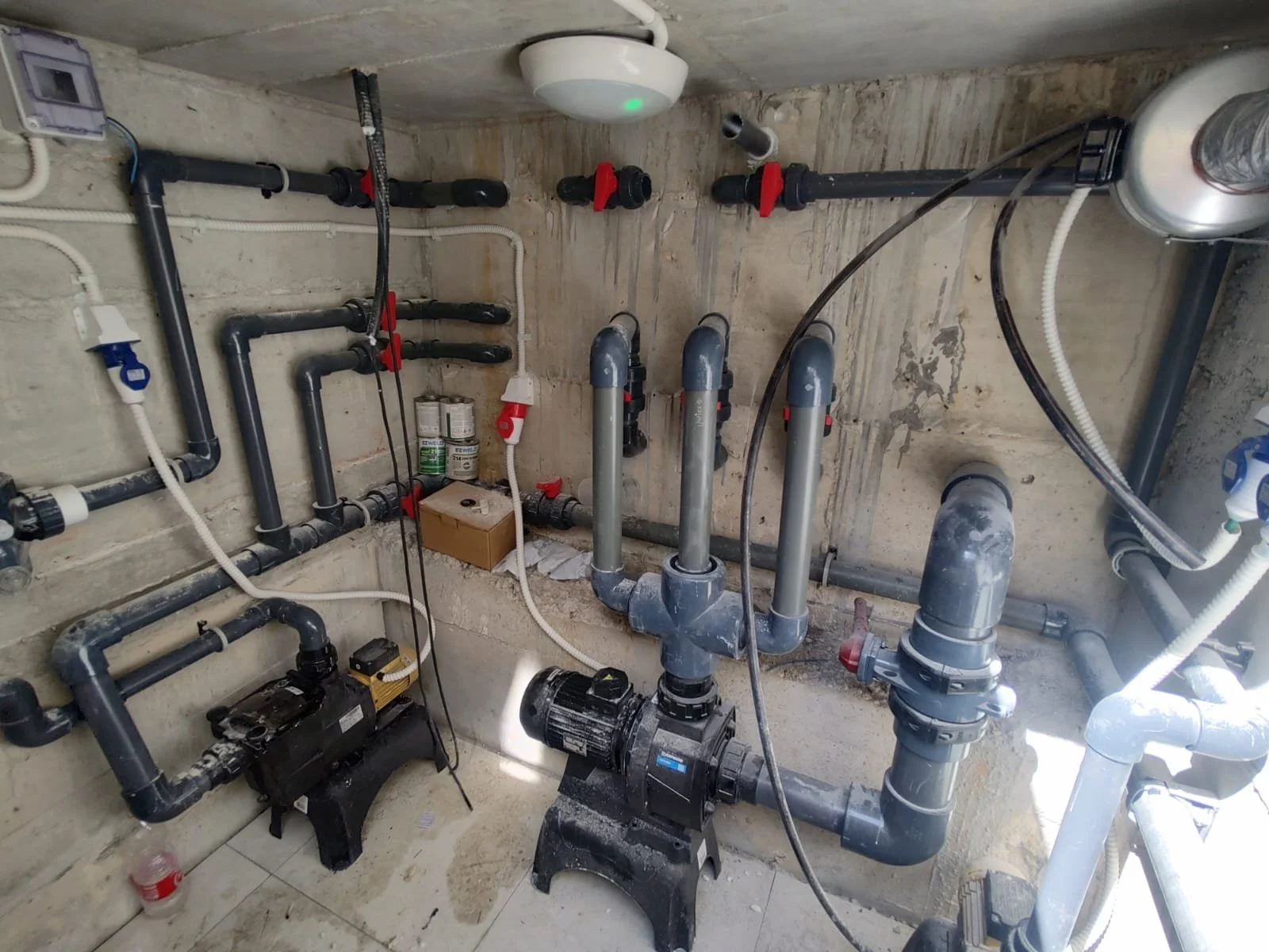 PHOTO-2025-10-06-15-56-18 2.jpg