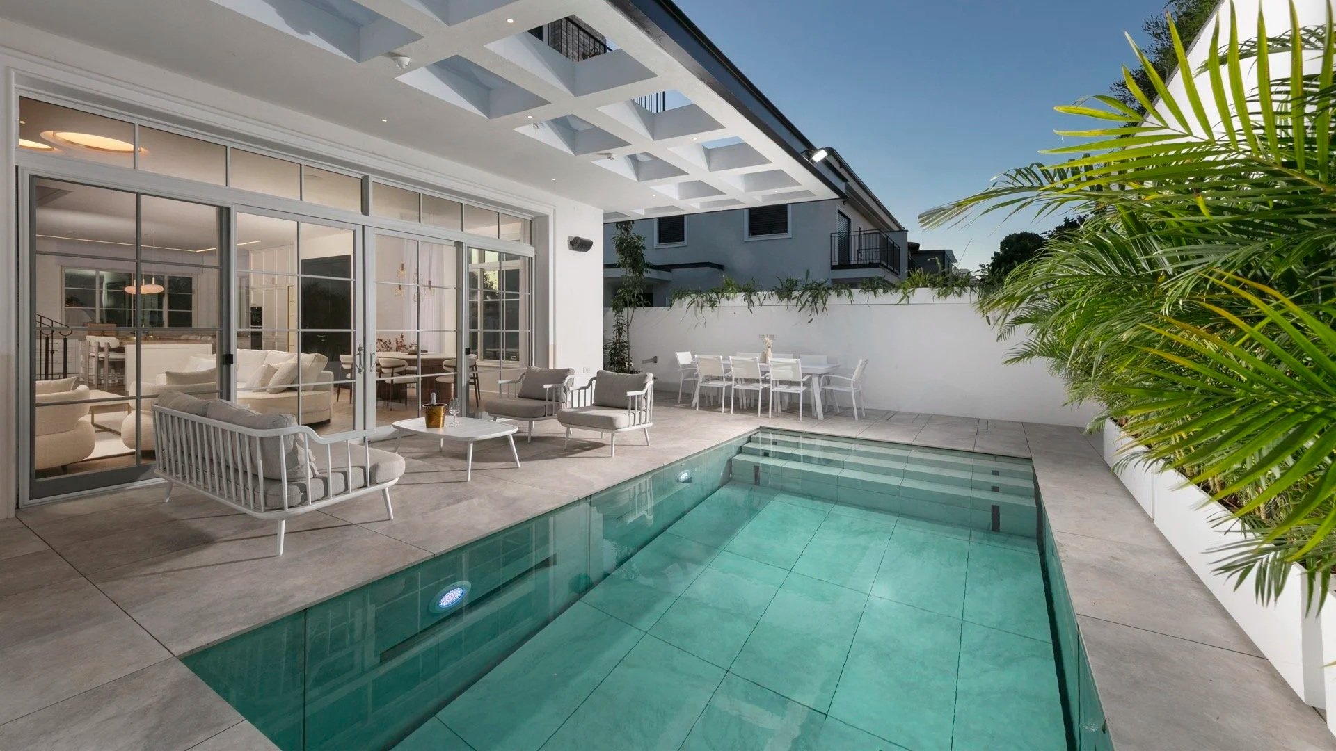 בריכת גלישה בכפר סבא