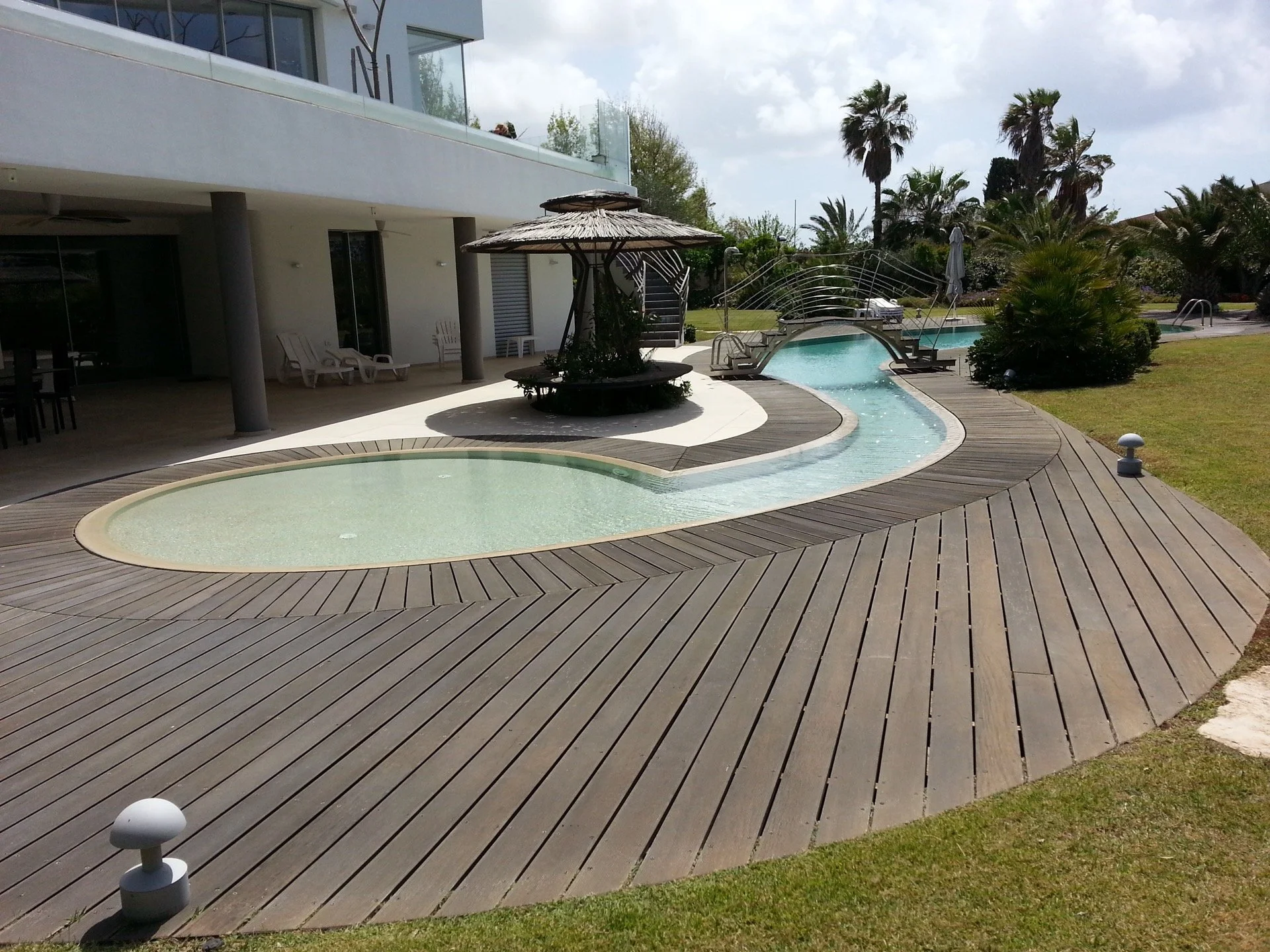 בריכת גלישה קיסריה