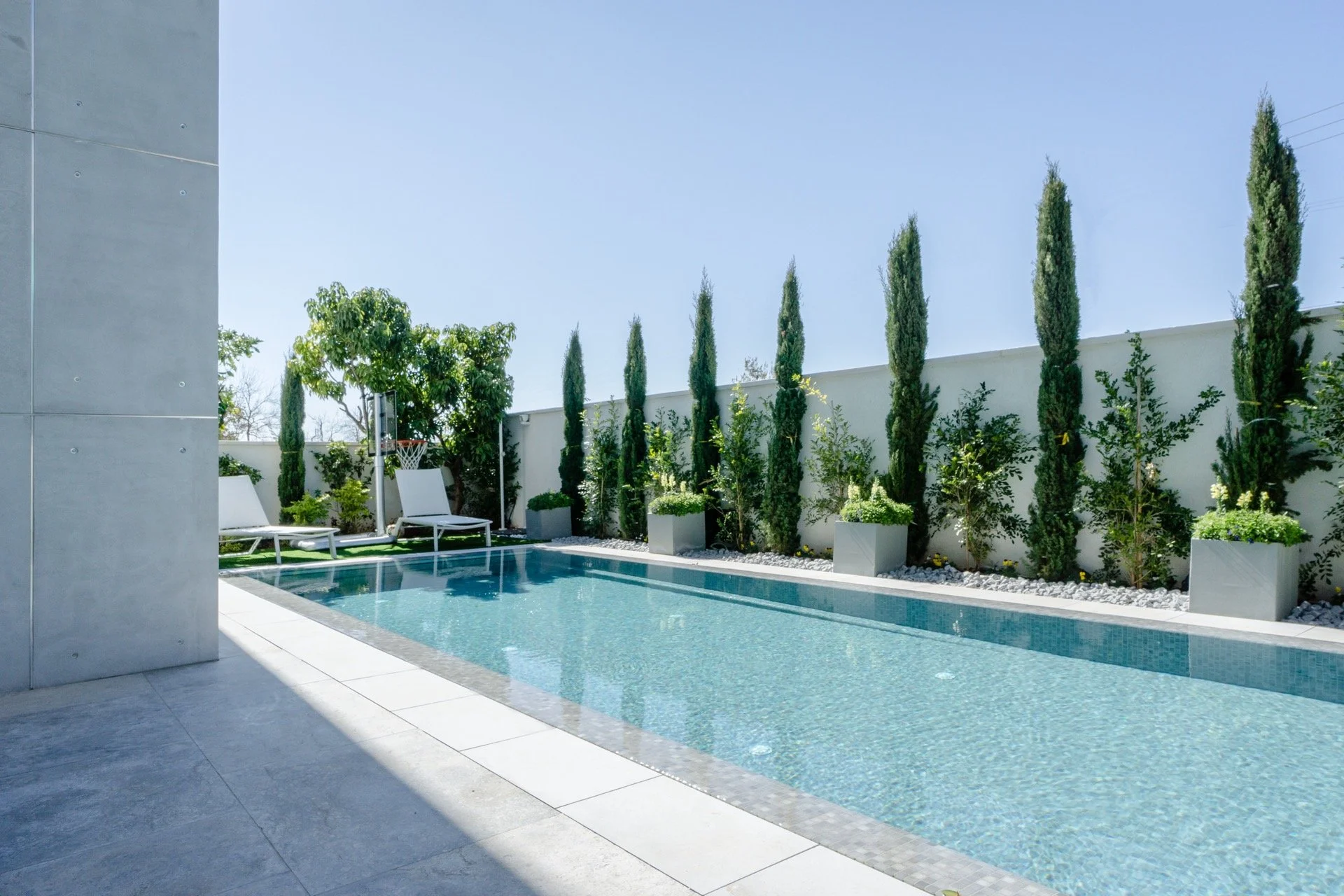 בריכת גלישה ברעננה