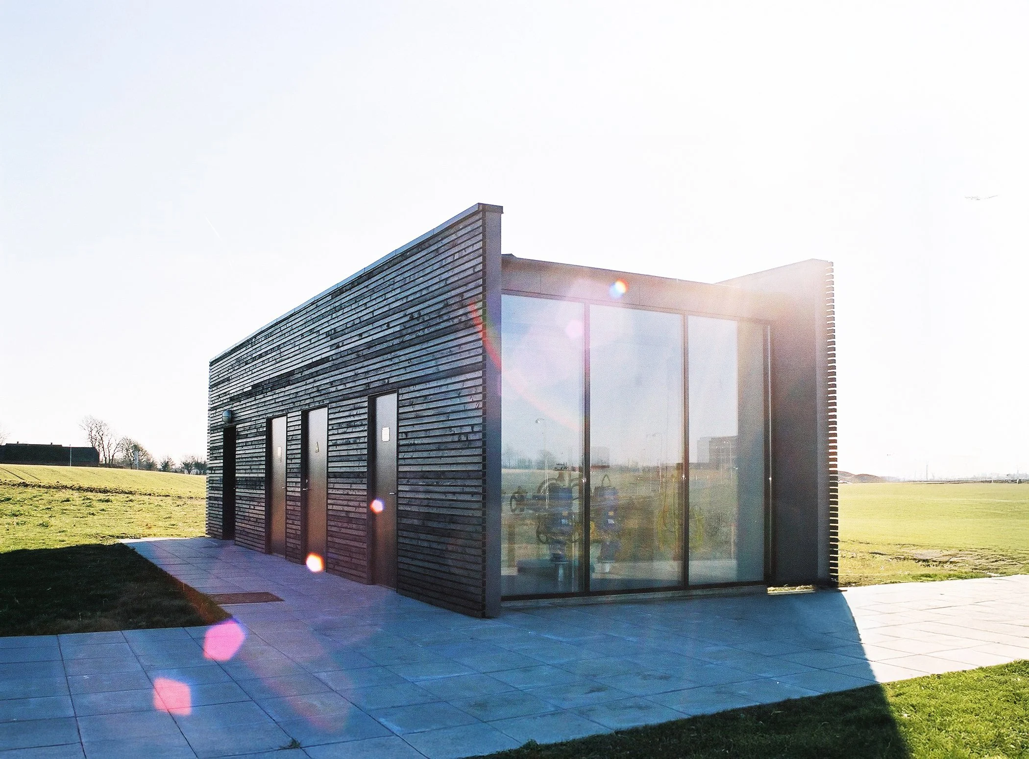  
Transformerstation Vestforsyning
  
Gennemtænkt teknikbygning som transformerstation til Vestforsyning. 
  
Bygherre: Vestforsyning.