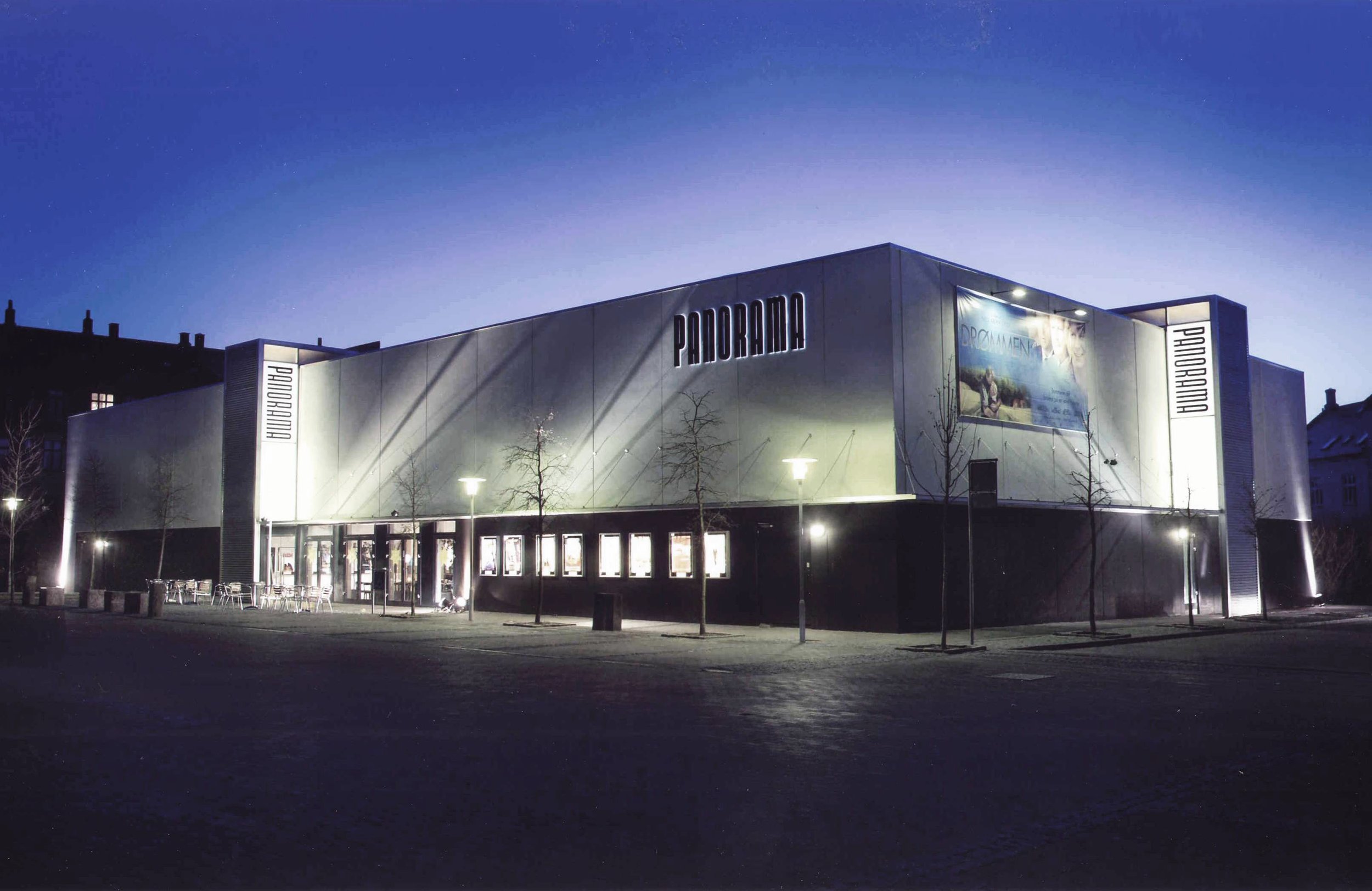  
Panorama Bio Slagelse
  
Biograf placeret i hjertet af Slagelse, i den historiske Træskogård. 
  
Bygherre: Panorama Bio K/S