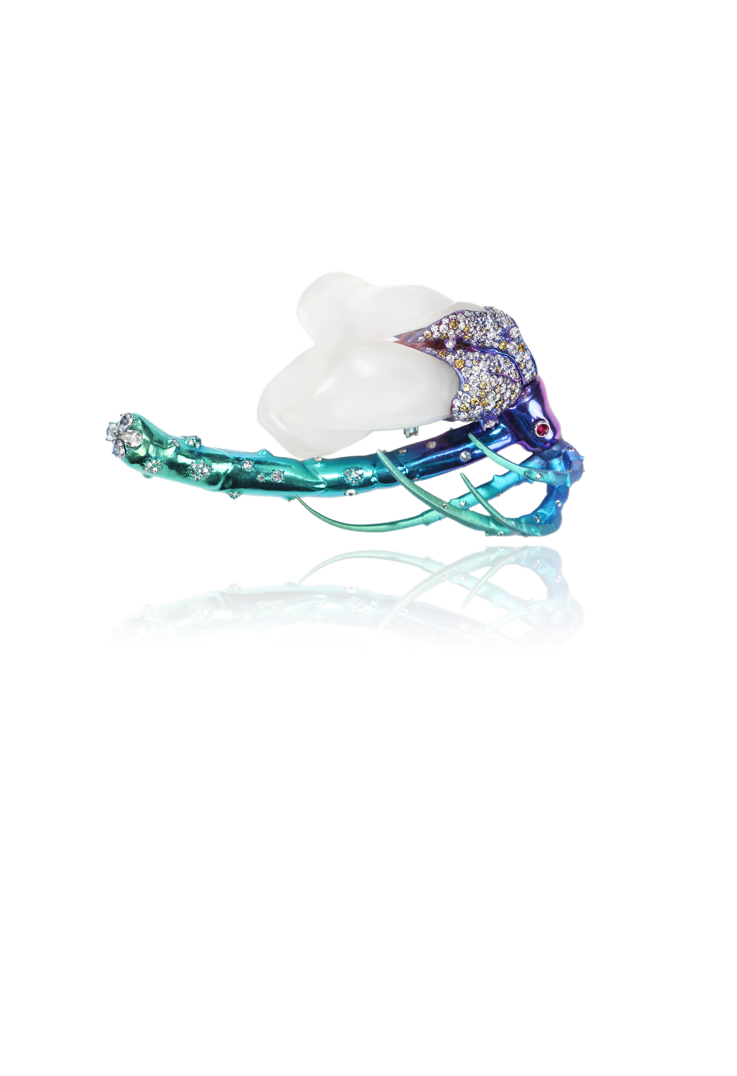 A luxury spider-shaped hair clip with a pearl and diamond embellishments, featuring iridescent blue-green and purple hues.