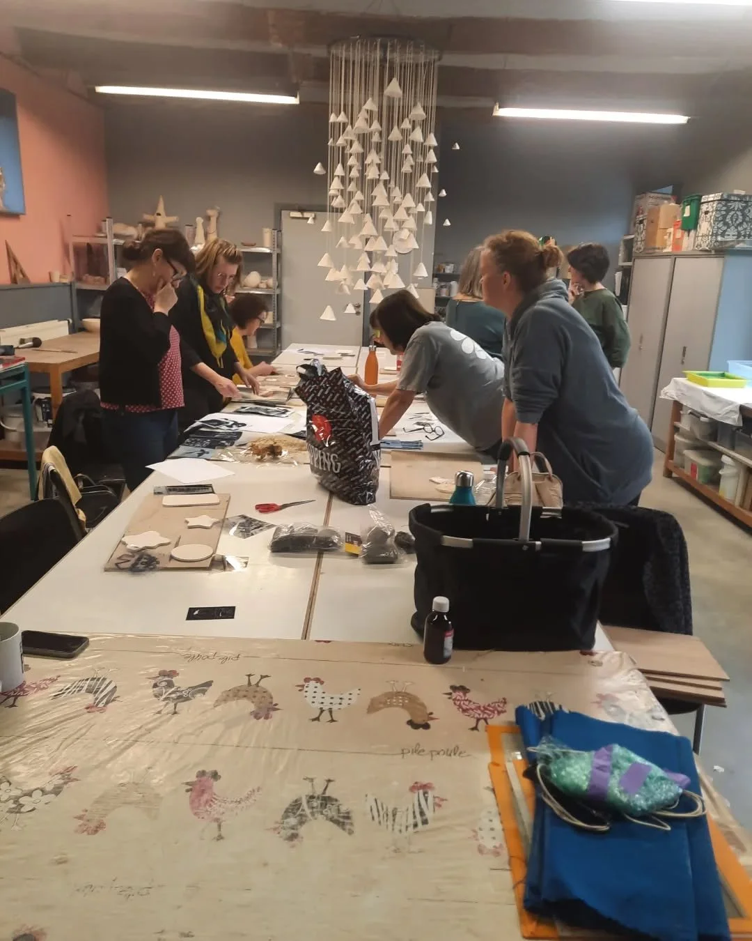 Atelier artistique collectif – céramique et création – Belgique