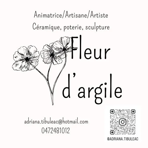 Carte de visite d'une artiste spécialisée en céramique, poterie et sculpture, avec un dessin de deux fleurs d'hamamélis, ses coordonnées et ses réseaux sociaux.