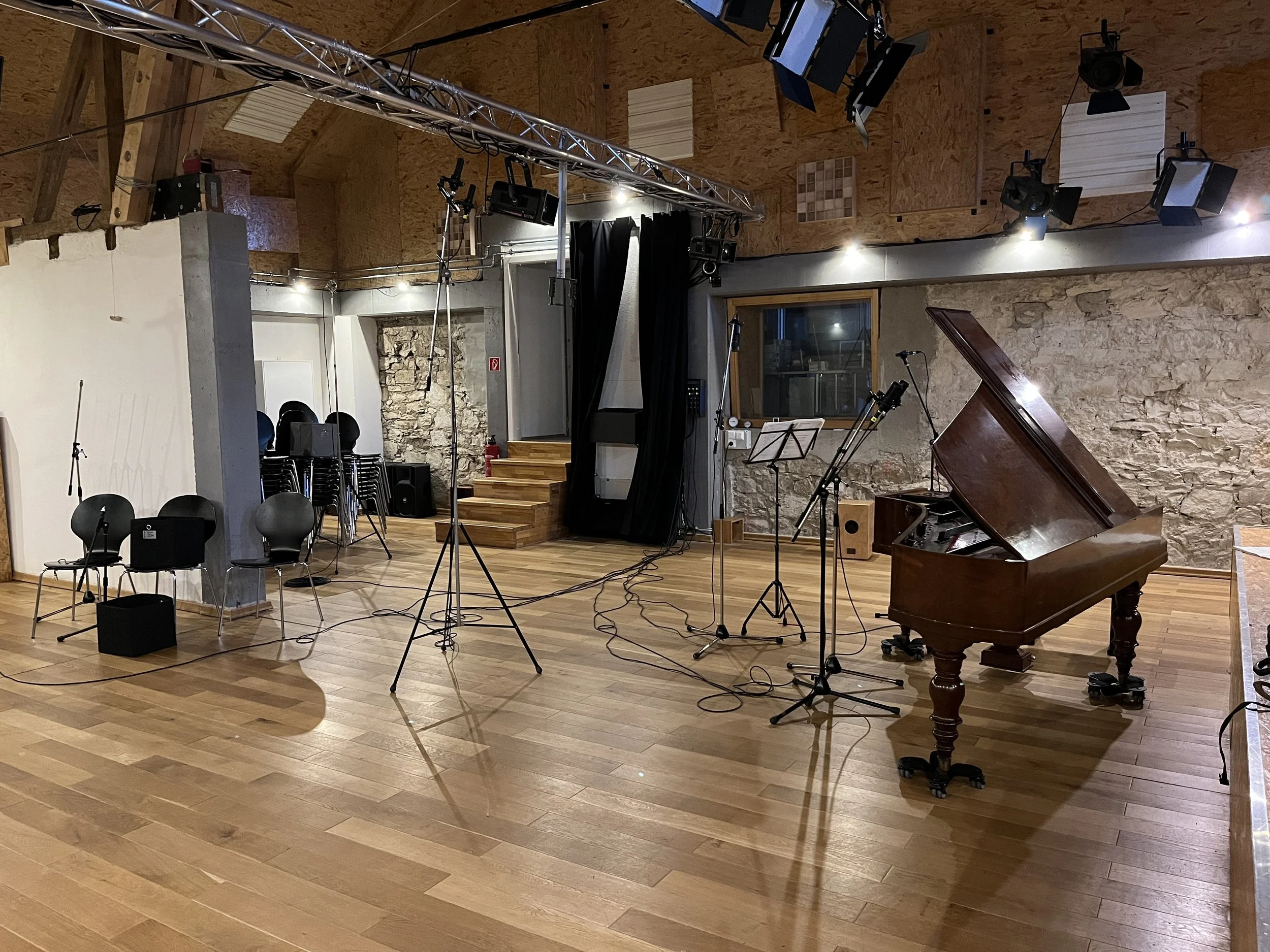 Aufnahme in der Klangscheune Nack. Hammerflügel und Violine (Darmsaiten)