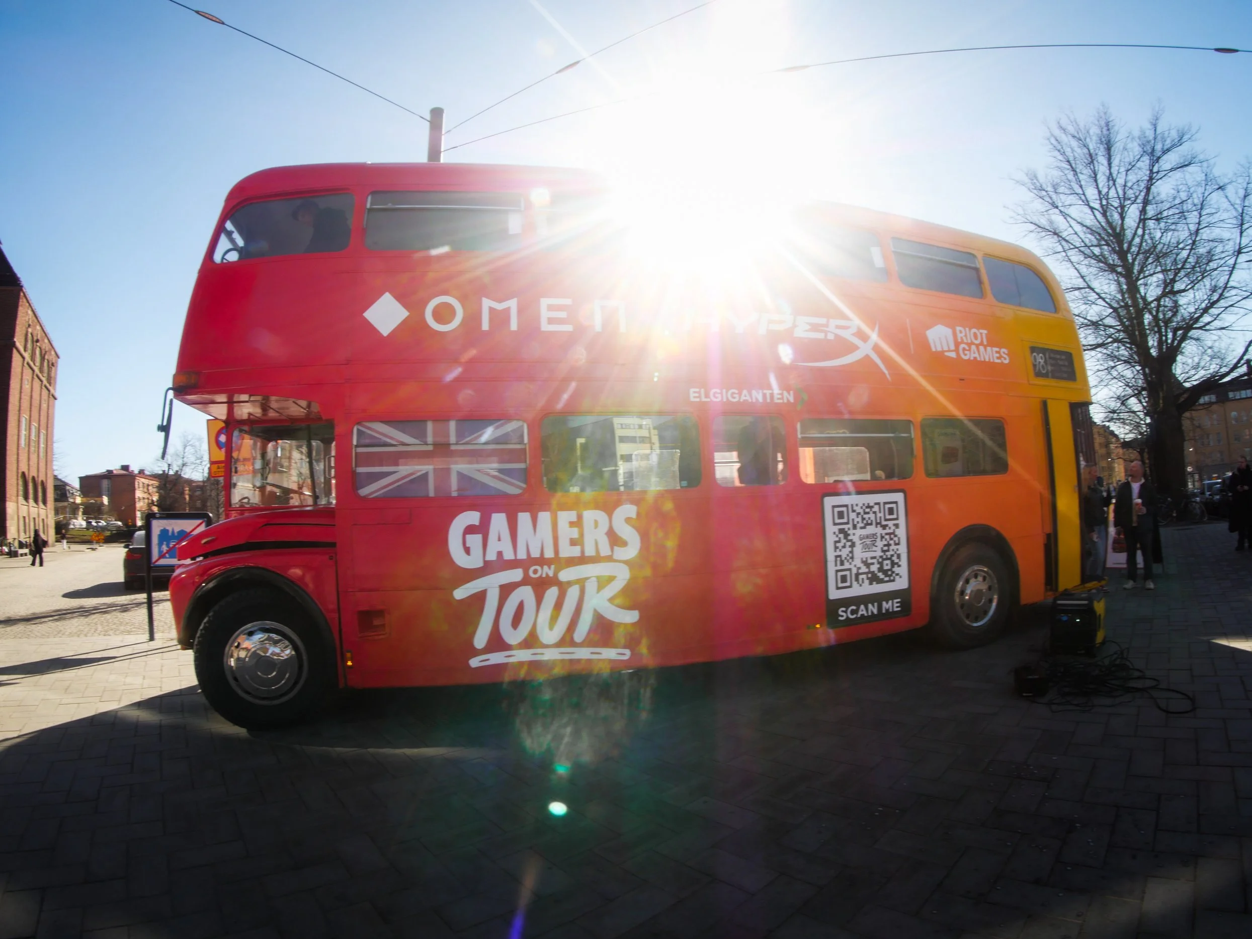 Gamers on tour, graffiti partybuss, Graffixer