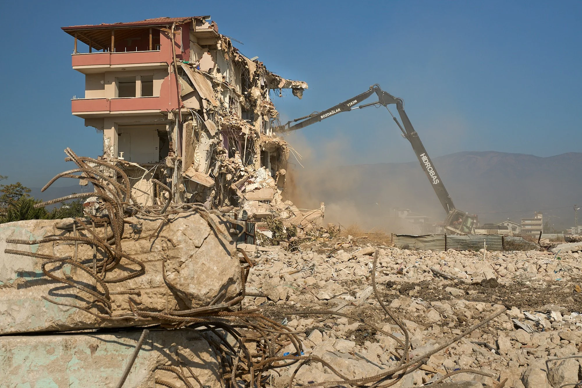 Hatay, Abriss der vom Erdbeben zerstörten Häuser