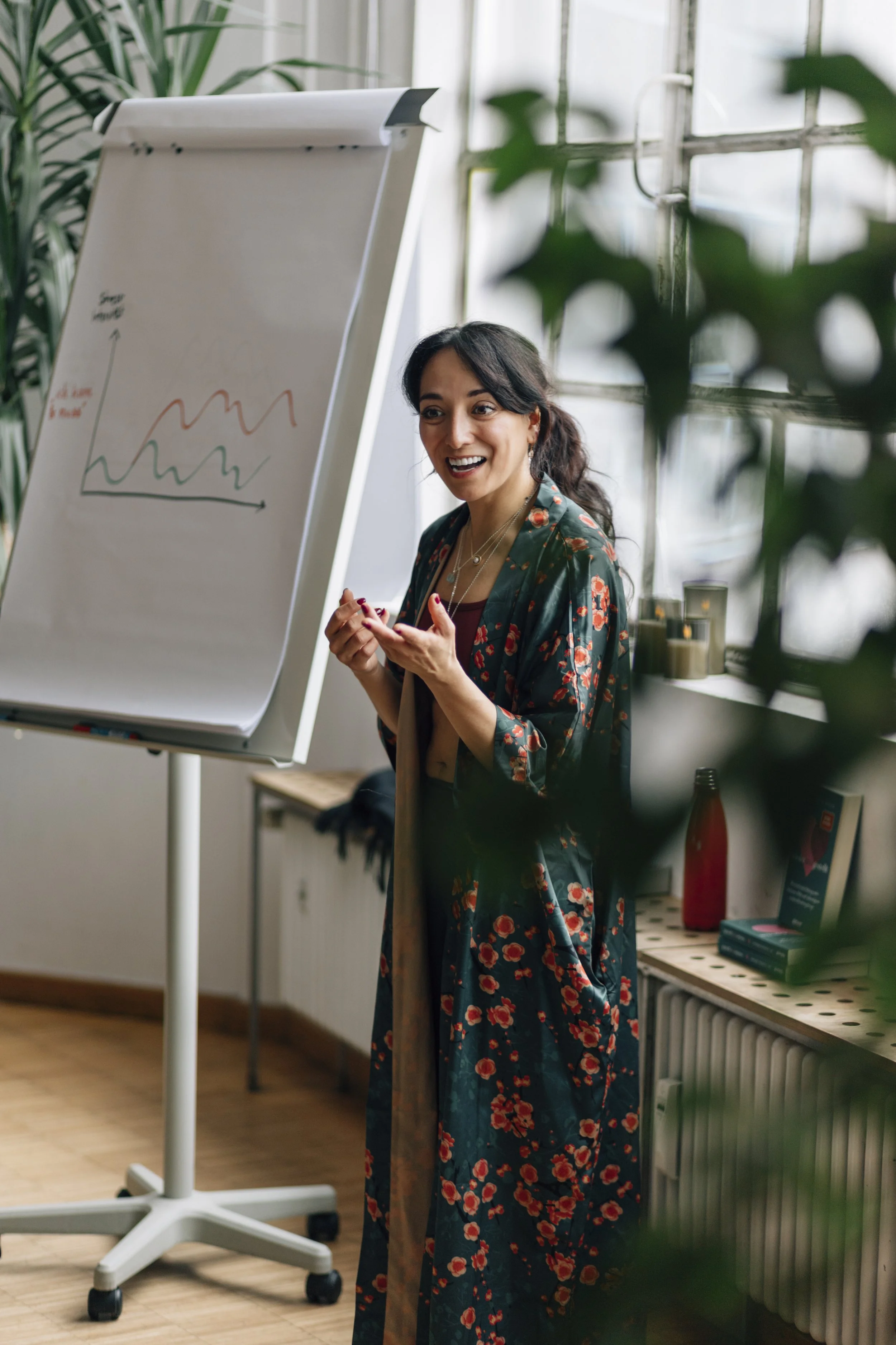 Dr. Sharon Brehm, Paartherapeutin bei einem Workshop, zur Regulation des Nervensystems