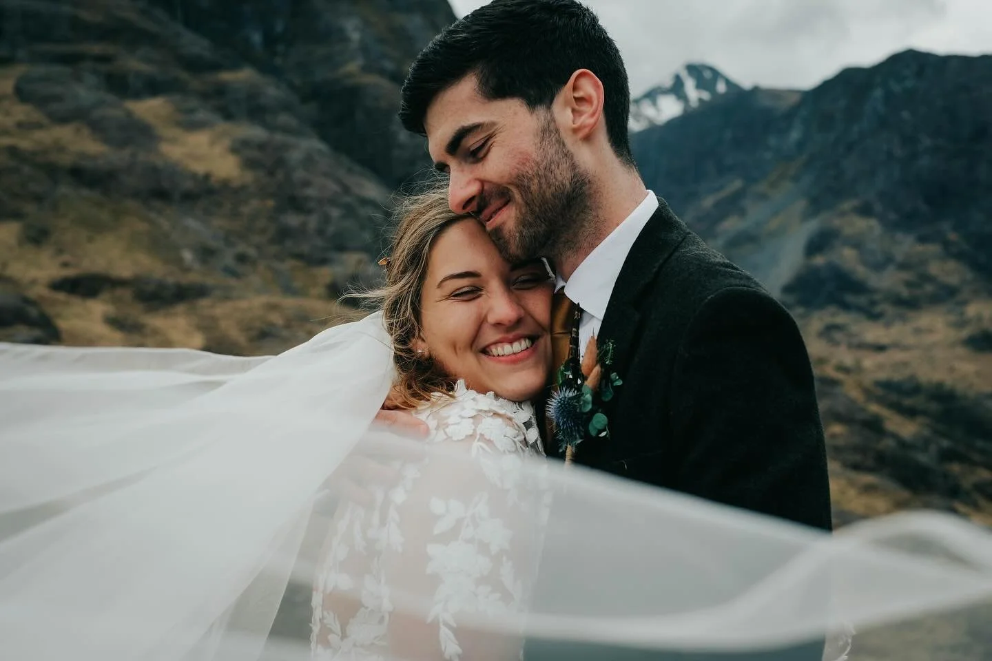 When people ask about my favourite wedding from the past 15yrs and over 800 weddings.. it&rsquo;s always this elopement I shot in Glencoe, Scotland. My elopement prices start at just &pound;295. 
.
#lakedistrictwedding #lakedistrictweddingphotographe