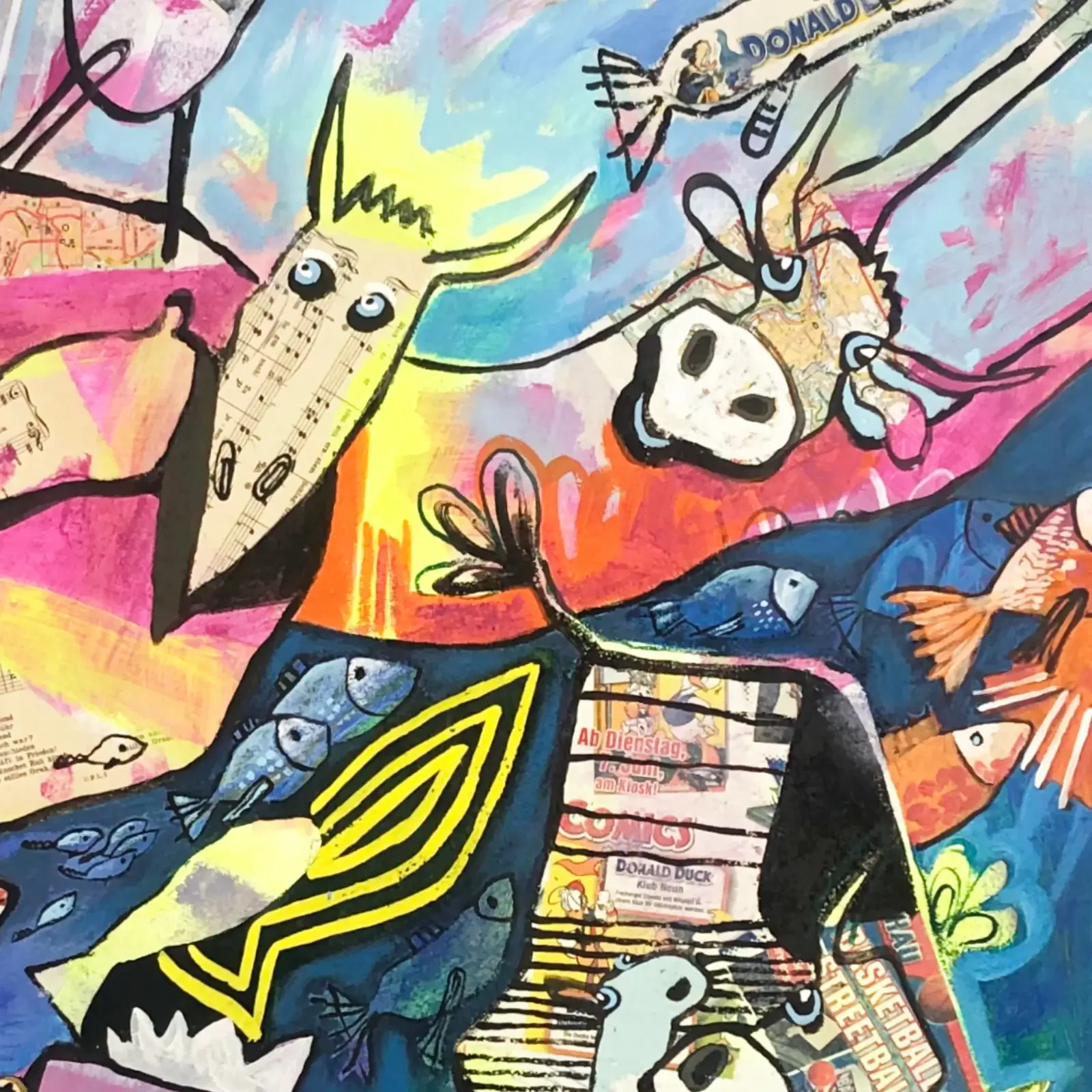 Detail Kuh mit Krone und abstrakte Formen, Mixed Media Pop Art Kunstwerk Under The Sea, Fredi Gertsch, 2020