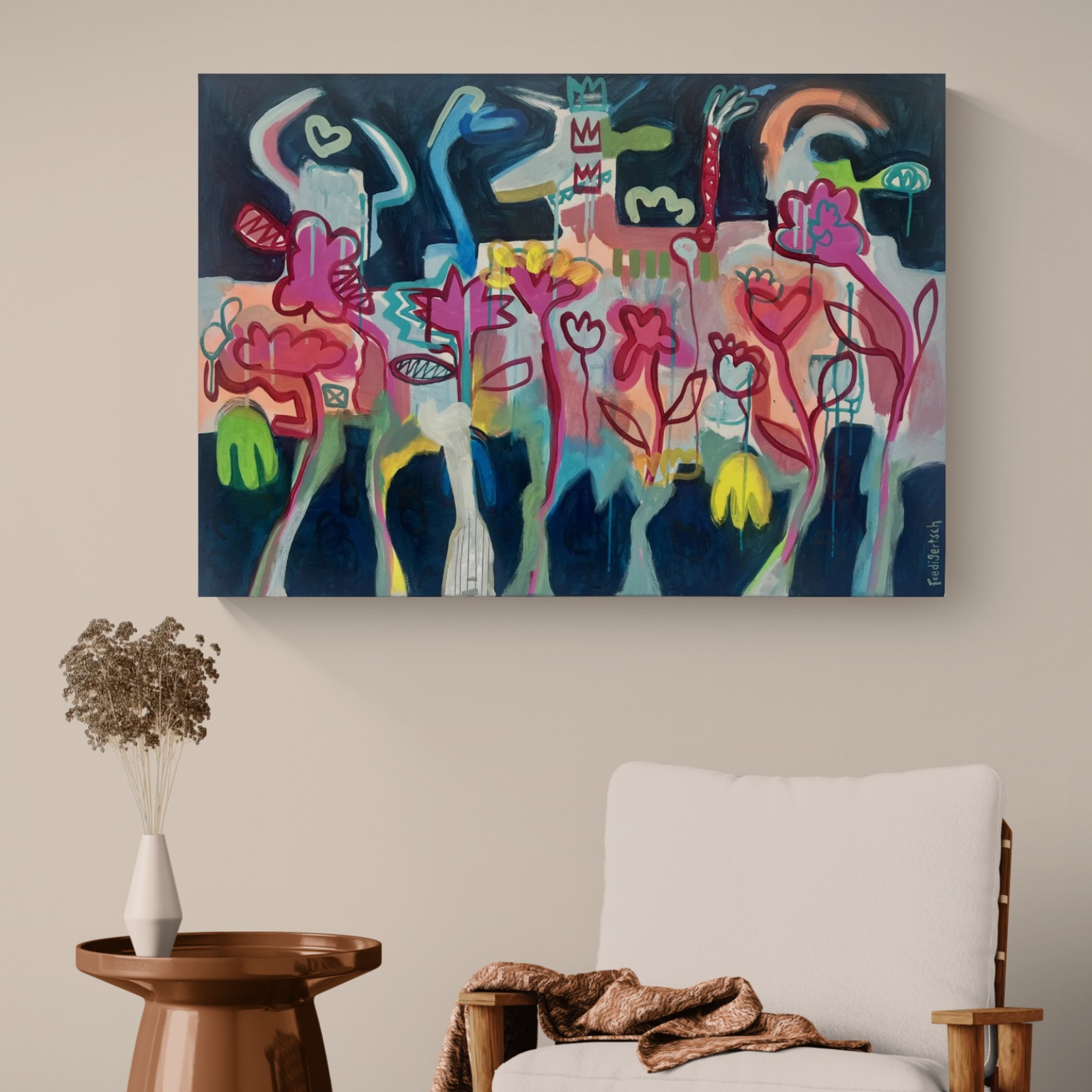 Happy Rebels – Bloom Together als modernes Originalgemälde von Fredi Gertsch in einem stilvollen Wohnraum.