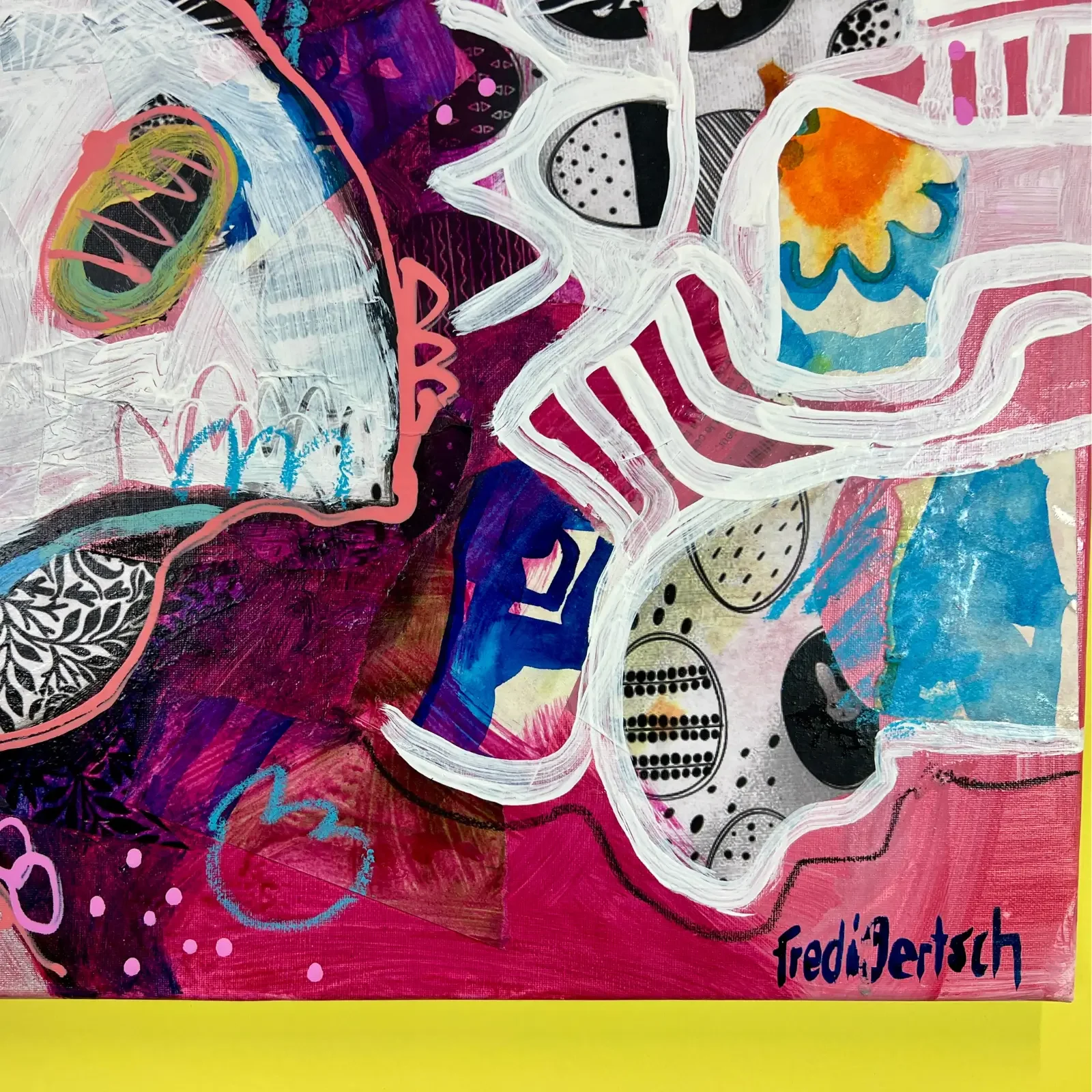 Detail Muster und Signatur, Pop Art Acrylgemälde VogelLisi – Pink Peace, Fredi Gertsch, 2026