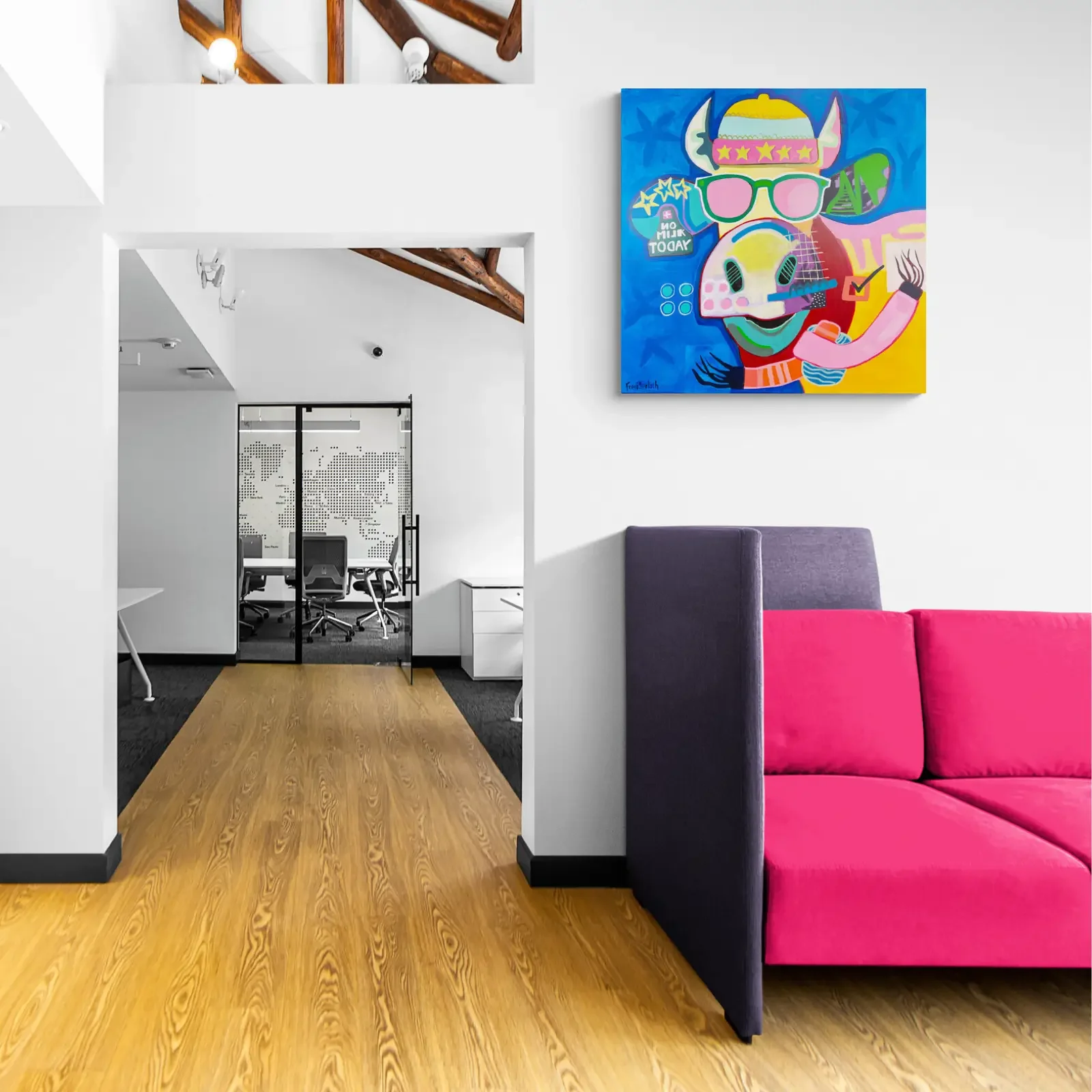 VogelLisi – No Milk Today als Pop Art Wandbild im modernen Raum, 80 x 80 cm Acryl auf Leinwand, Fredi Gertsch, 2023