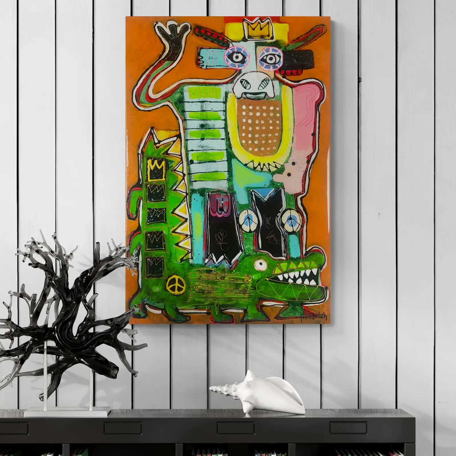 Crocodile Dundee von Fredi Gertsch, Pop Art Acrylgemälde als Wandbild auf weisser Holzvertäfelung, 2024