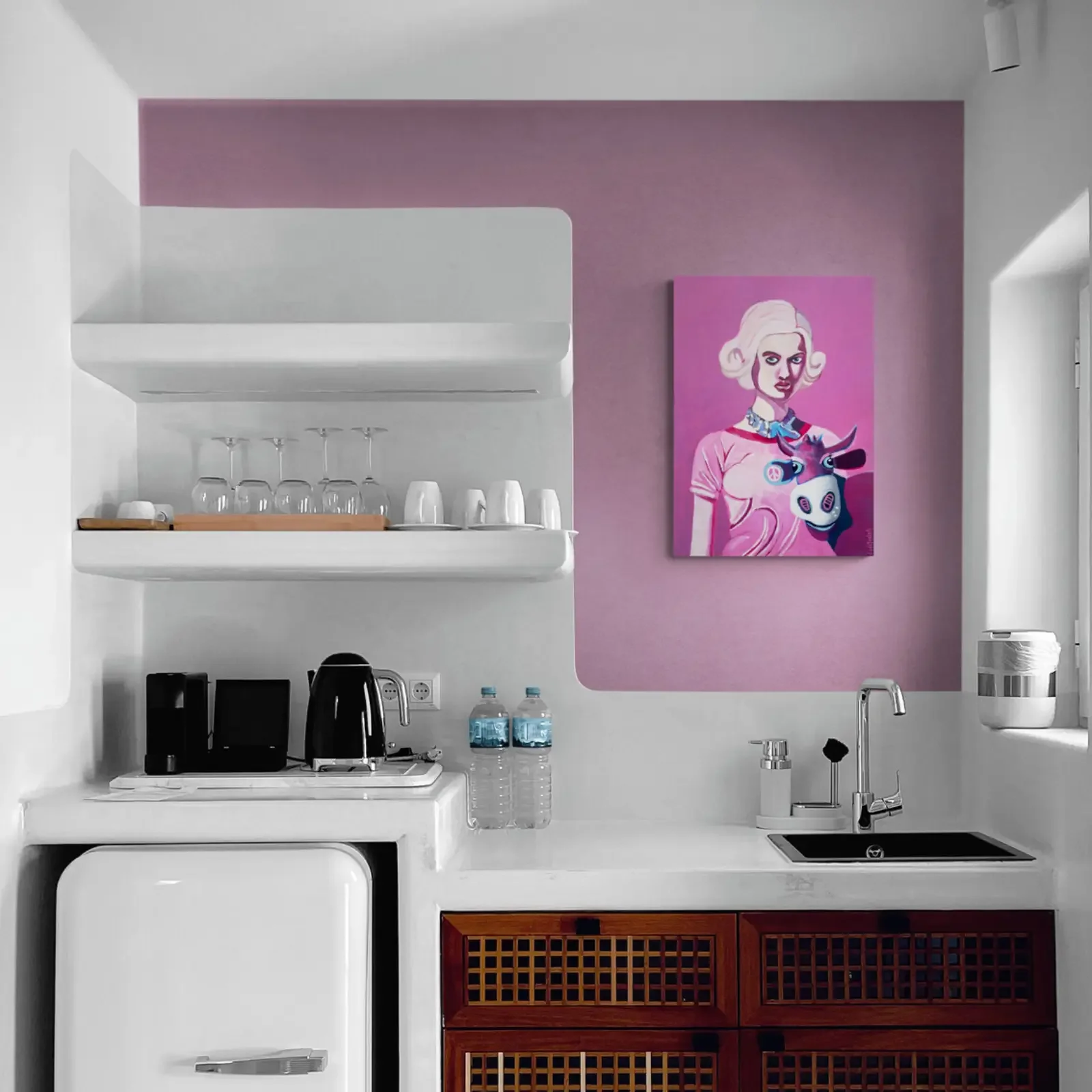 Barbie & VogelLisi von Fredi Gertsch, Pop Art Wandbild in der Küche, 2023