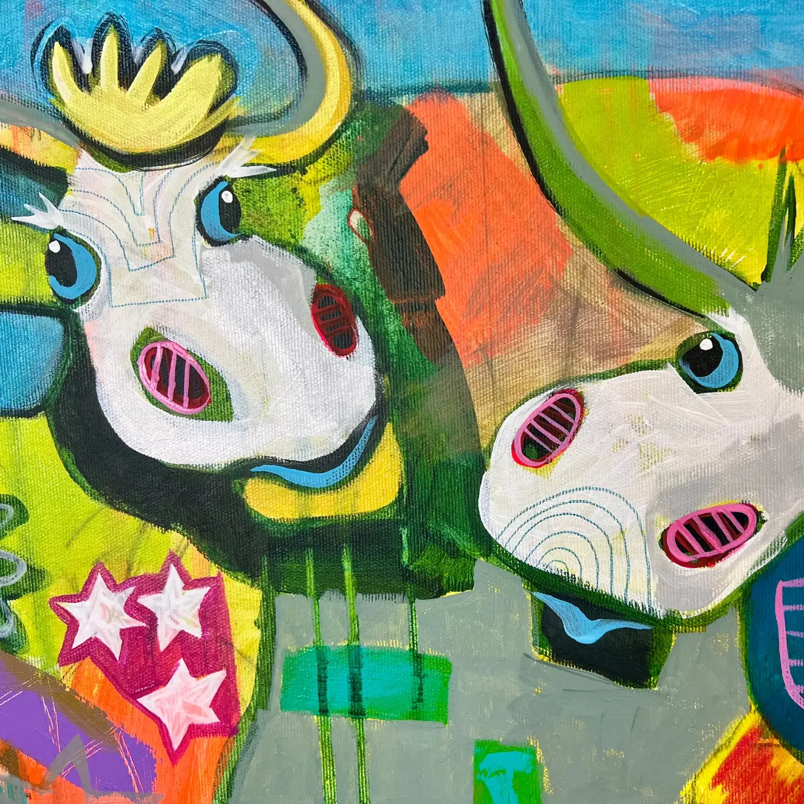 Detail grüne und gelbe Kuh mit Stern, Pop Art Acrylgemälde Alpaufzug – Crown Parade, Fredi Gertsch, 2023