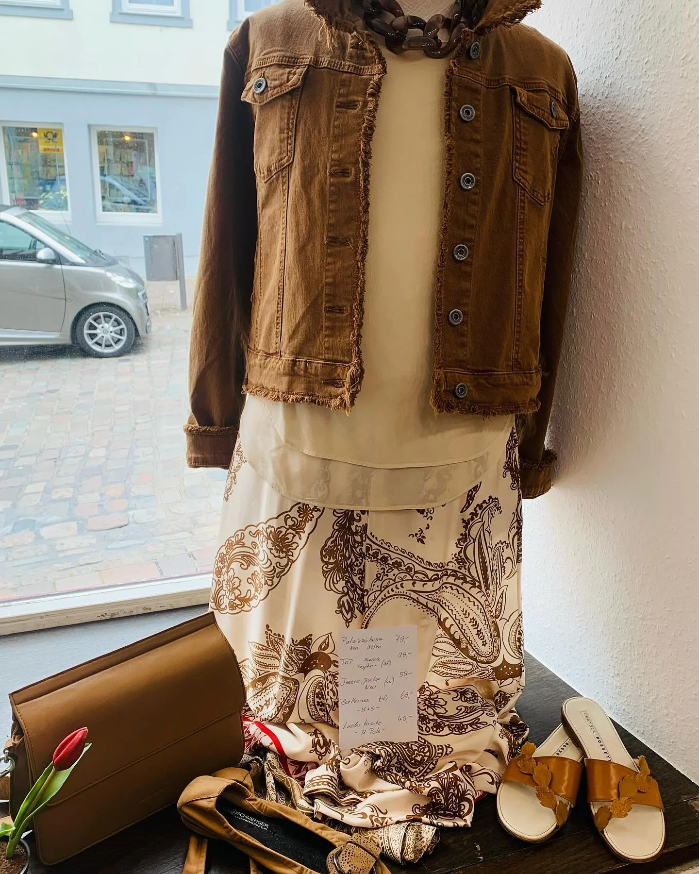 Der besondere Laden 
Der besondere Laden 

Am 6.7. gro&szlig;er  Flohmarkt in Leonberg auf dem Marktplatz 
An diesem Tag ist alles 20%reduziert