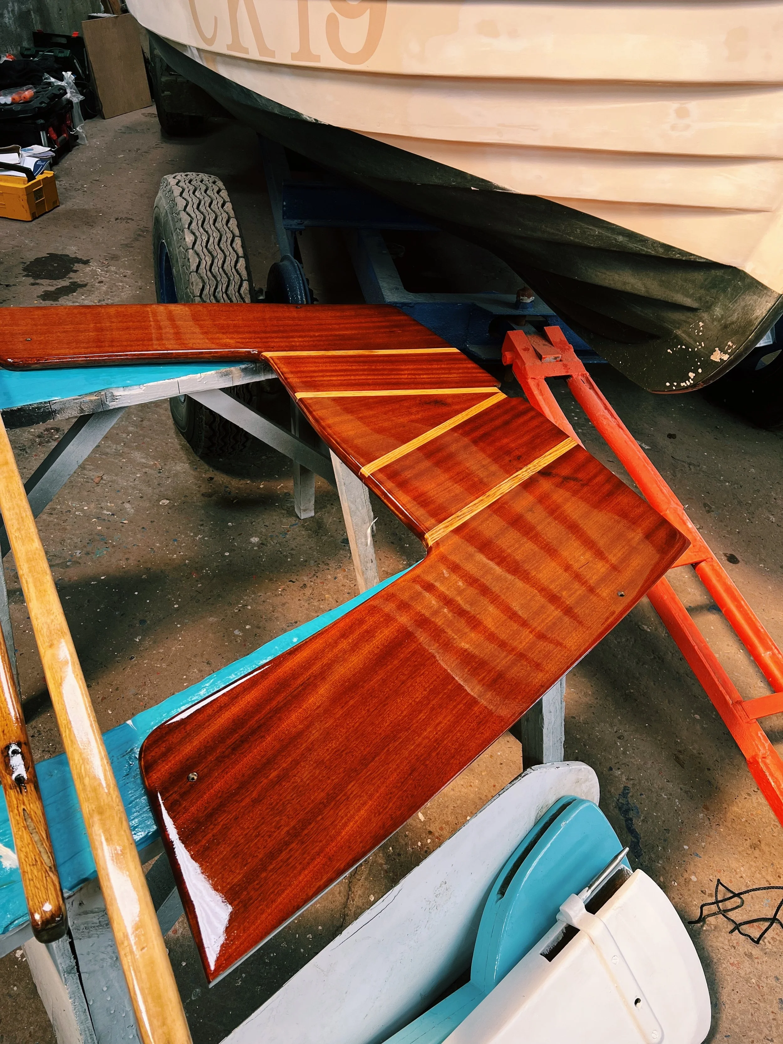 Clinker Dinghy Repaint - Twart Varnish 
