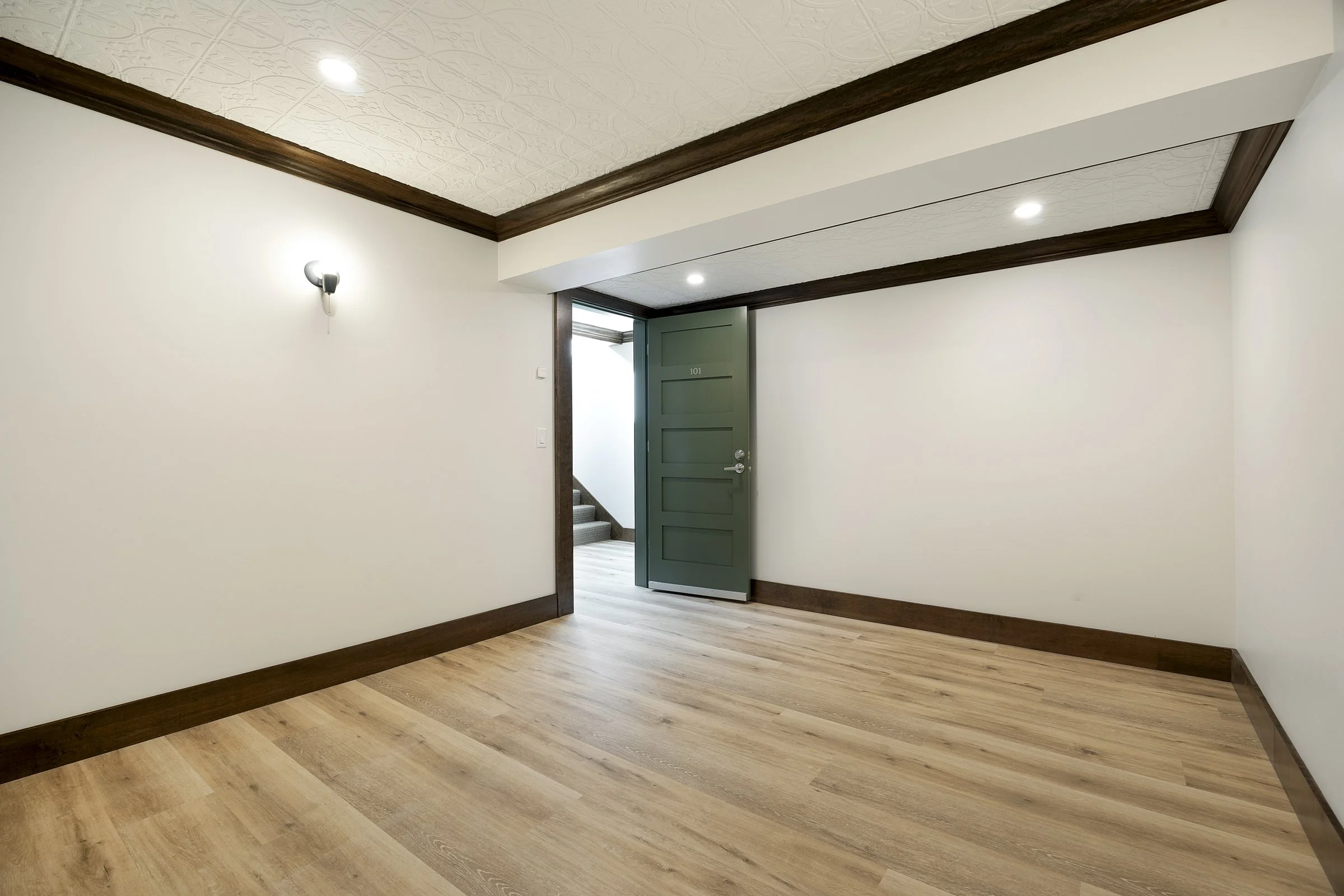 Pavel Ushakov _ 5249 Chicago Ave _ 027.jpg