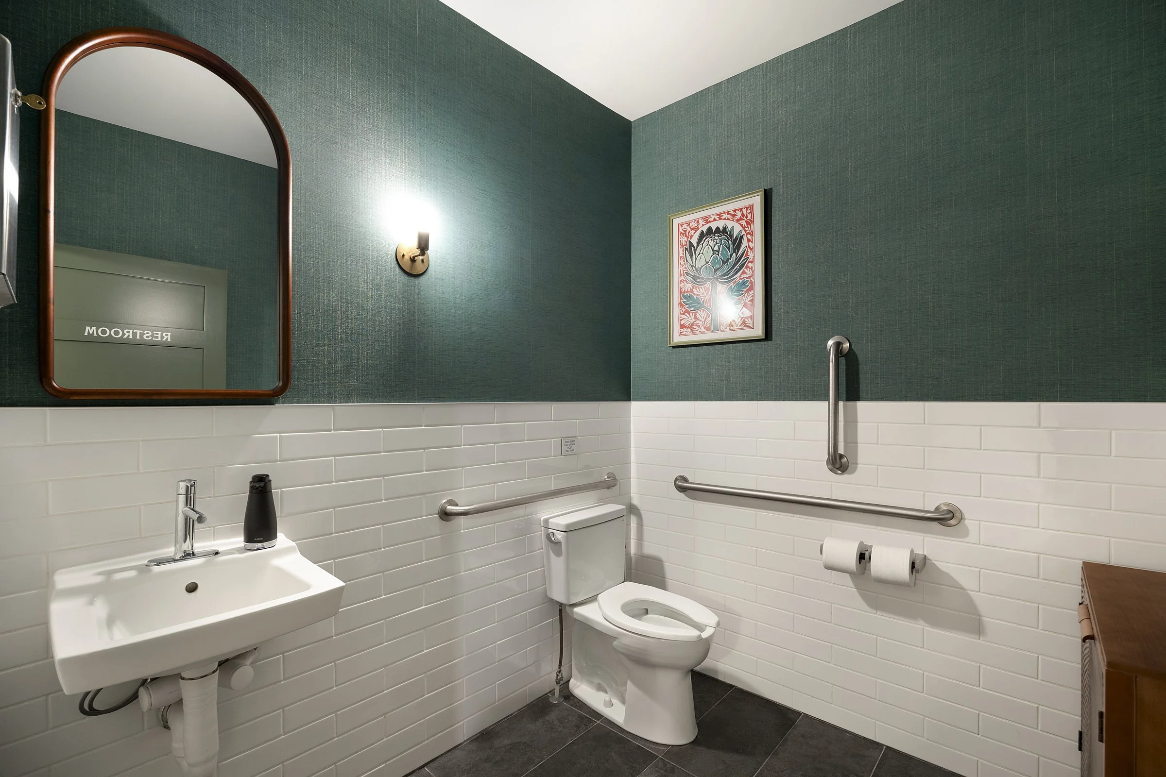 Pavel Ushakov _ 5249 Chicago Ave _ 021.jpg