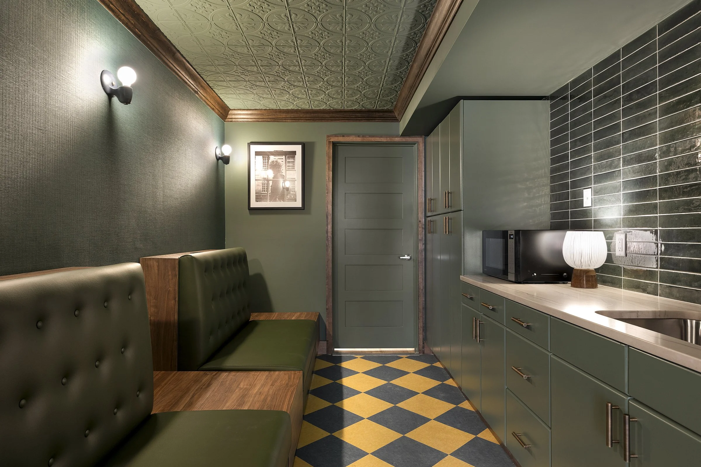 Pavel Ushakov _ 5249 Chicago Ave _ 030.jpg