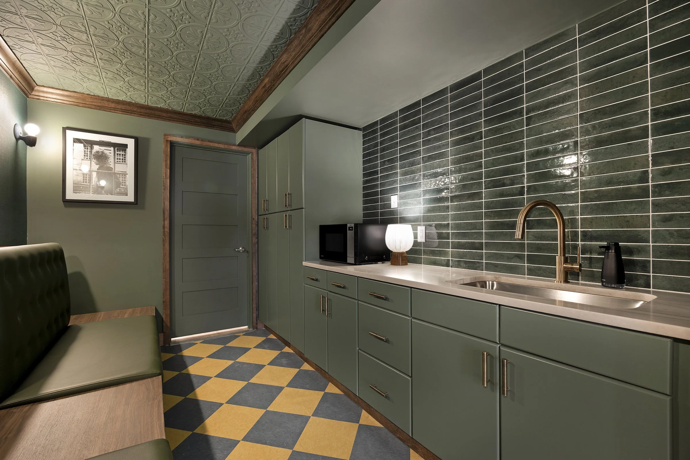 Pavel Ushakov _ 5249 Chicago Ave _ 031.jpg