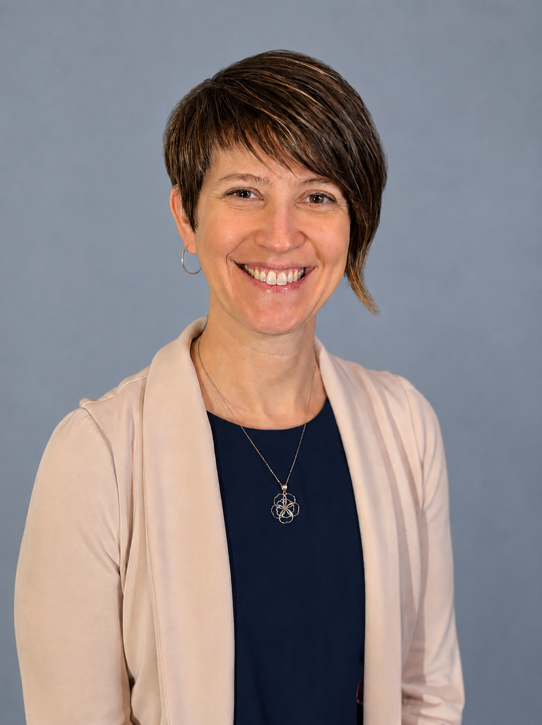 A headshot of Dr. Leslie Kingsley, D.O.