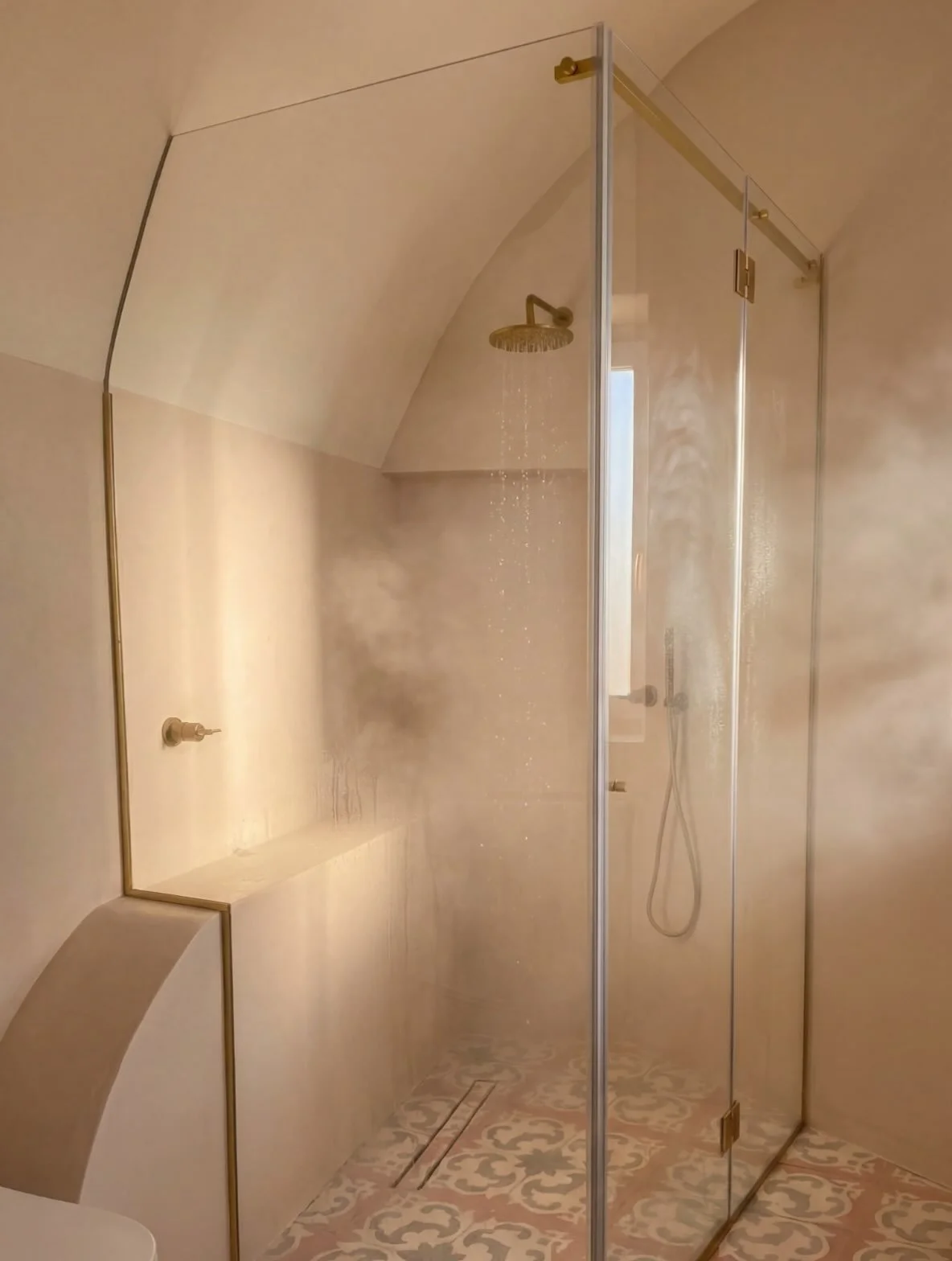 The rooms you&rsquo;ll use most privately were given as much care as the ones made to be seen. Here, rest was designed as deliberately as everything else.

&bull;

Le stanze che userete pi&ugrave; in privato hanno ricevuto la stessa cura di quelle pe
