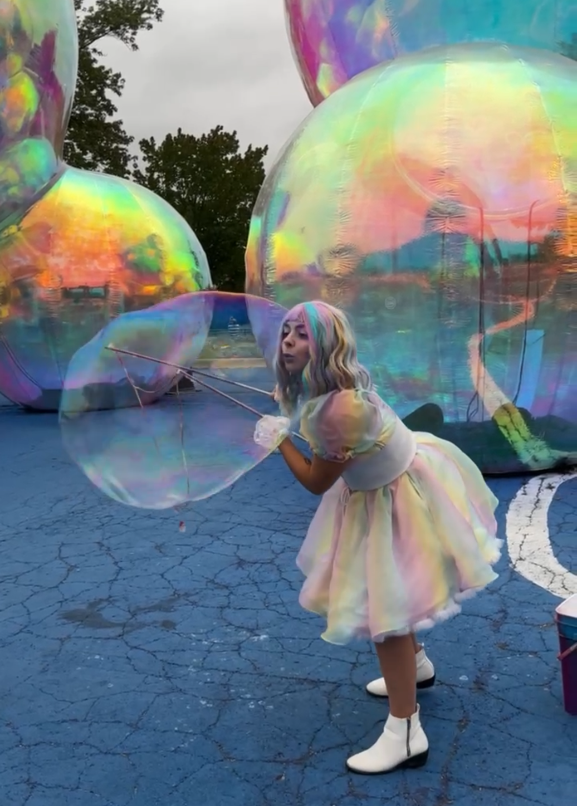 Miss Rainbow Bubble Show for Hire Detroit Michigan, traveling entertainment. Best bubbler of southeast michigan for hire