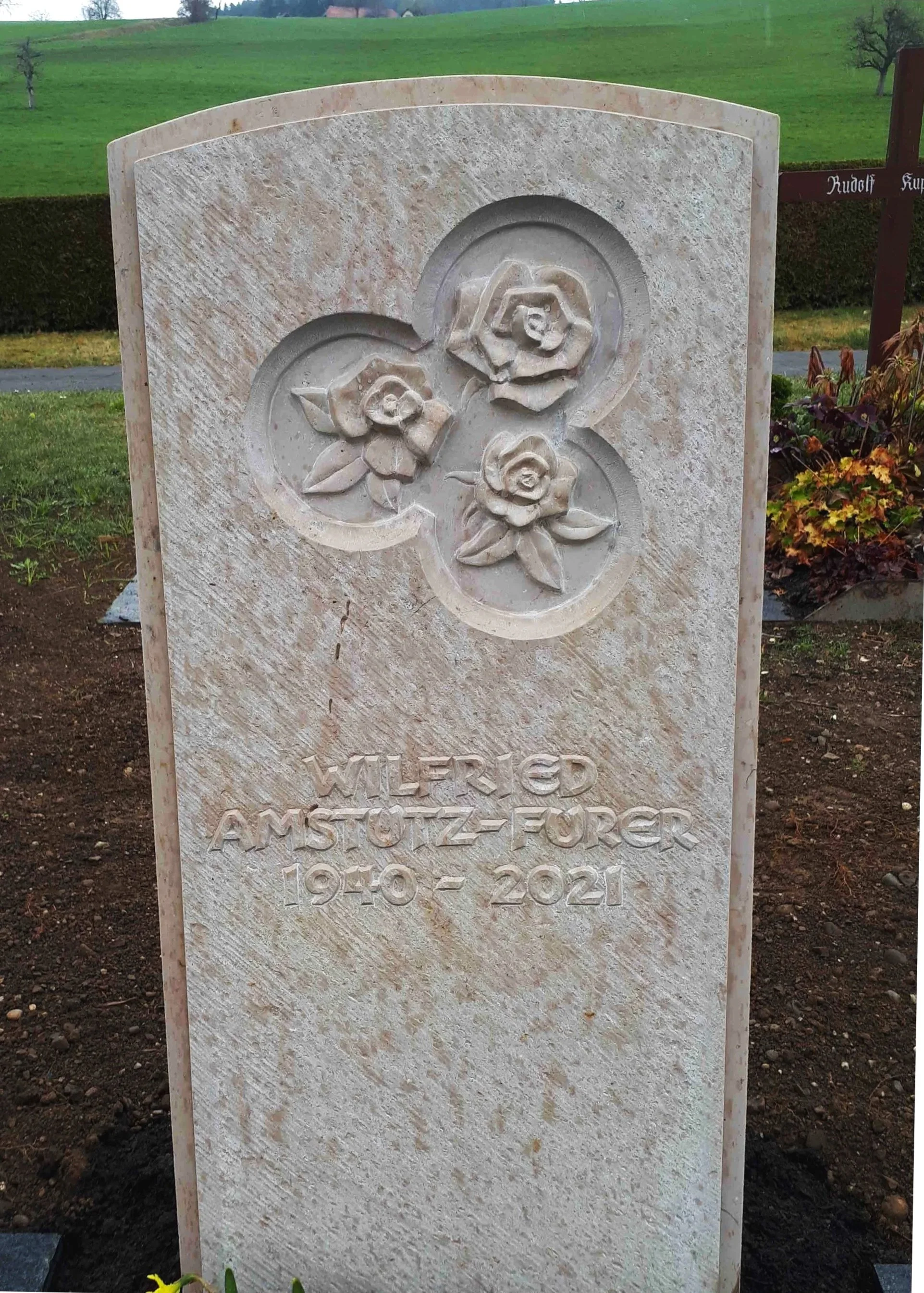 Material: Comblanchien Kalkstein, Frankreich