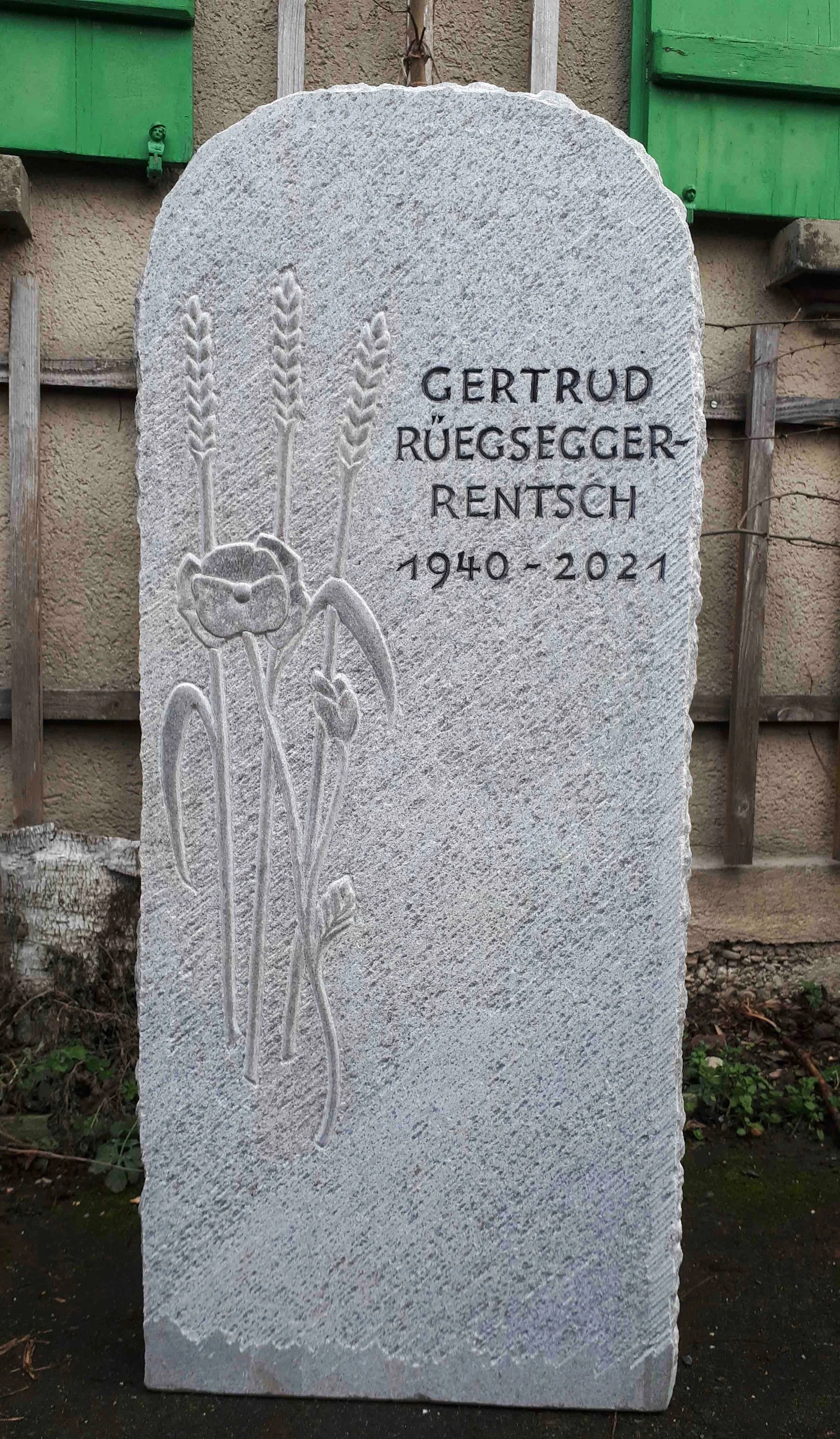 Blumenrelief, Material: Cristallina Marmor, Schweiz TI