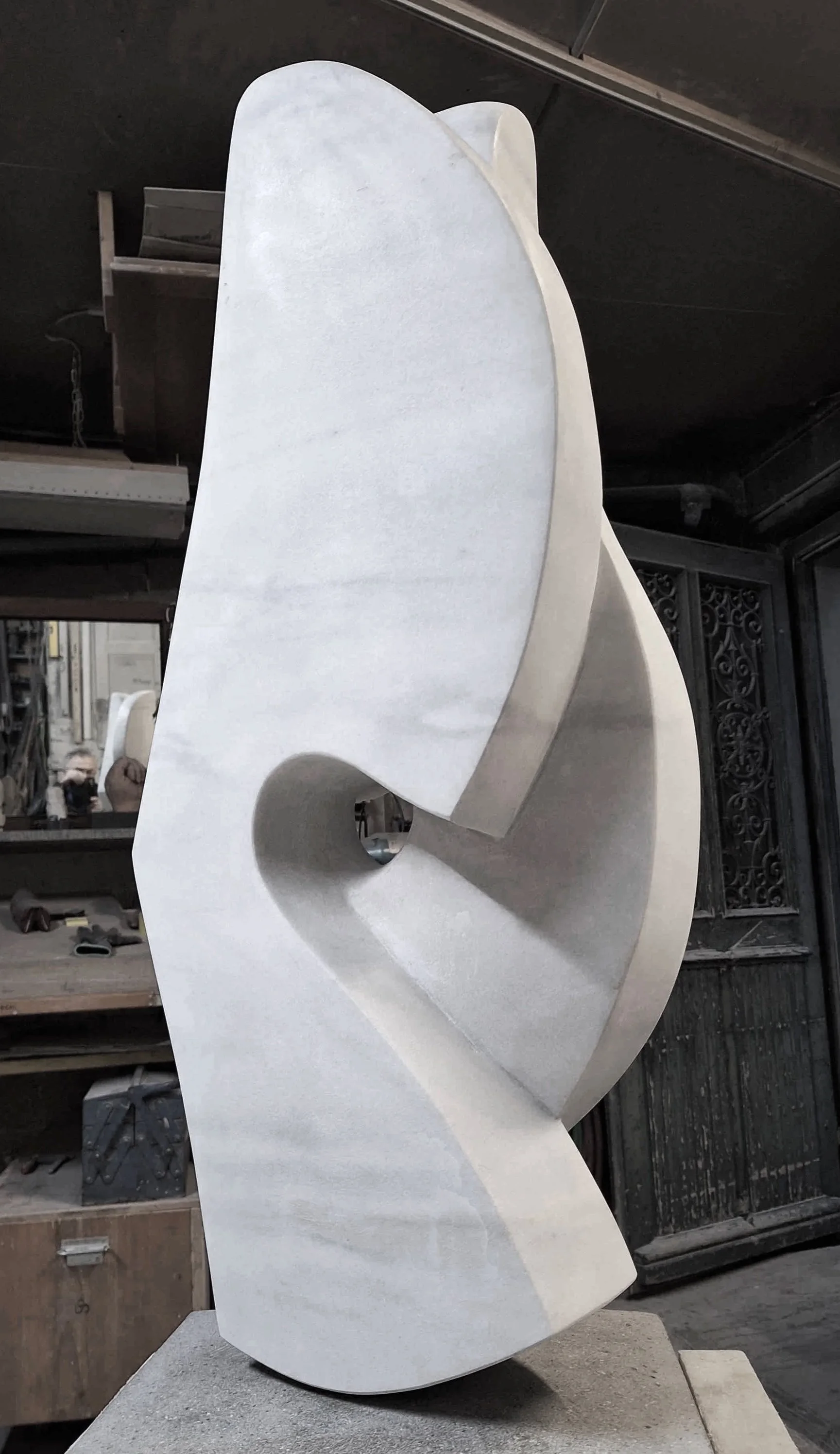 Flügelpaar, Material: Lasa Marmor, Südtirol Italien