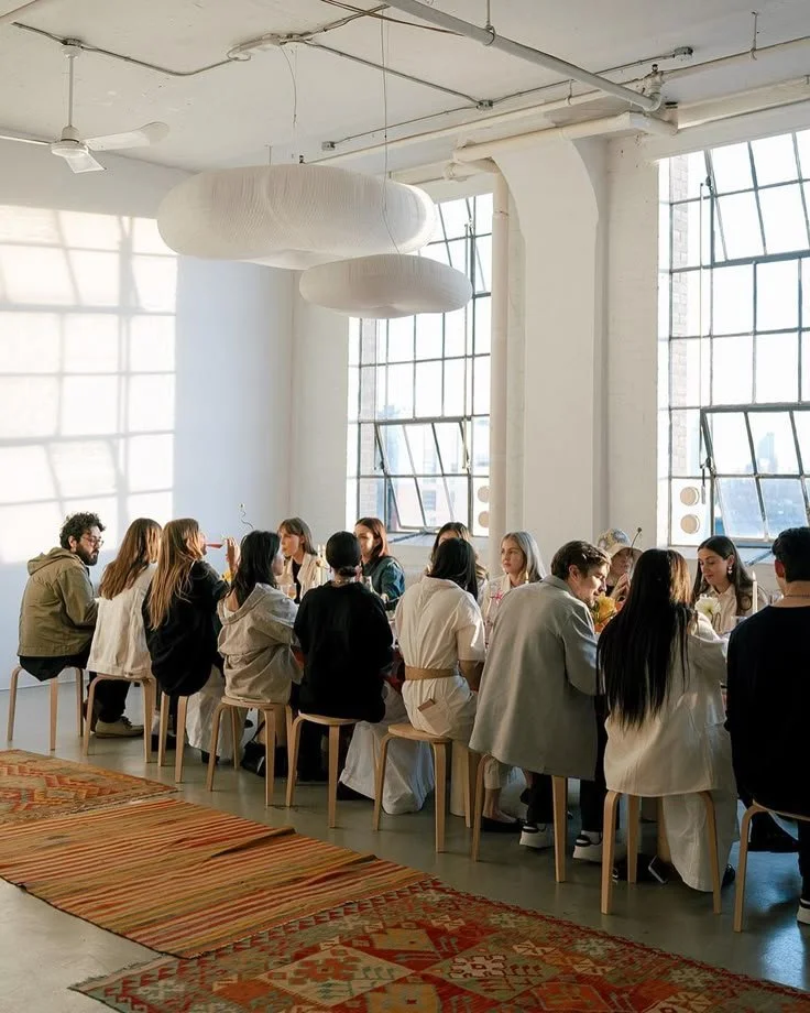 Organisation d'un déjeuner d'influenceurs à Bruxelles : scénographie événementielle pour campagne de marketing d'influence et relations presse digitales