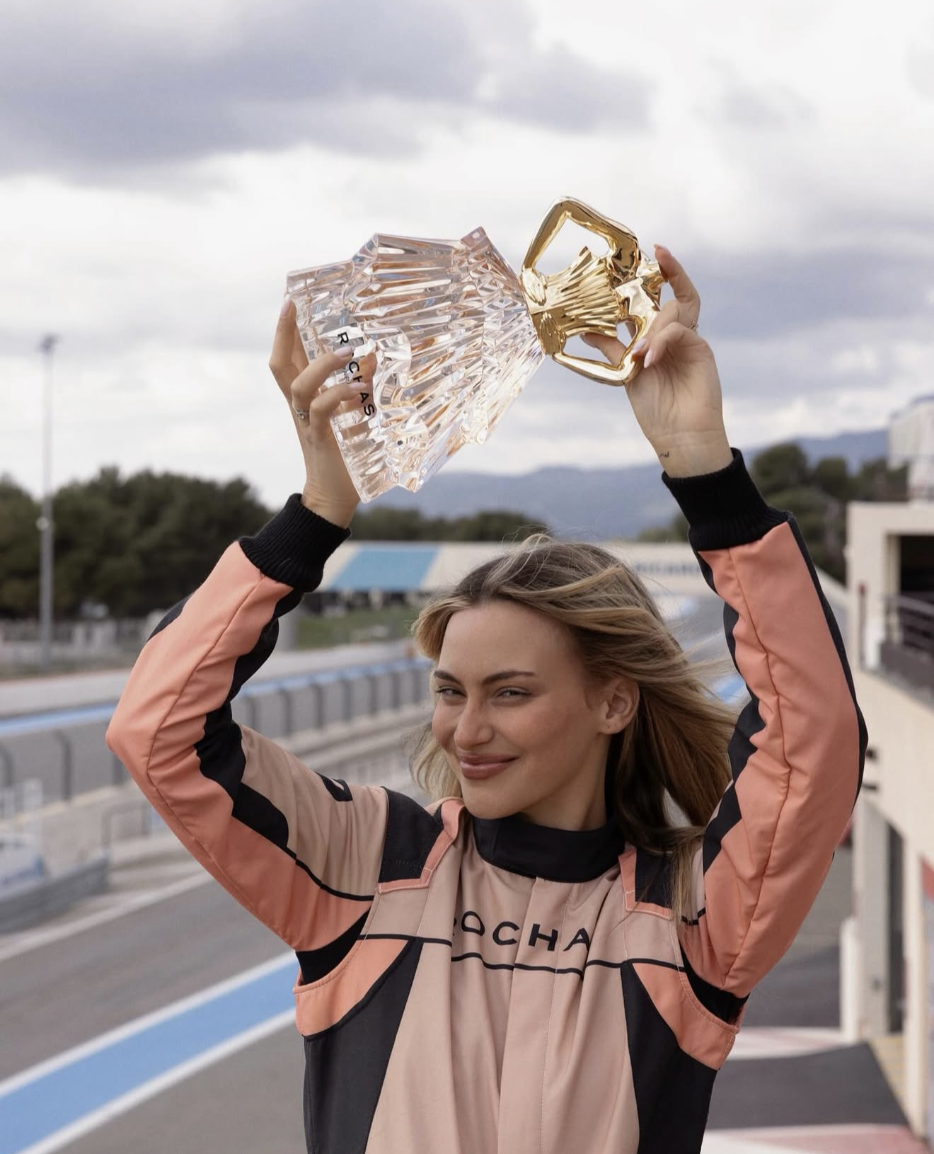 Stratégie social media Ads pour Rochas avec l'influenceuse Lima Che : création de contenu et campagne payante pour marque de luxe.