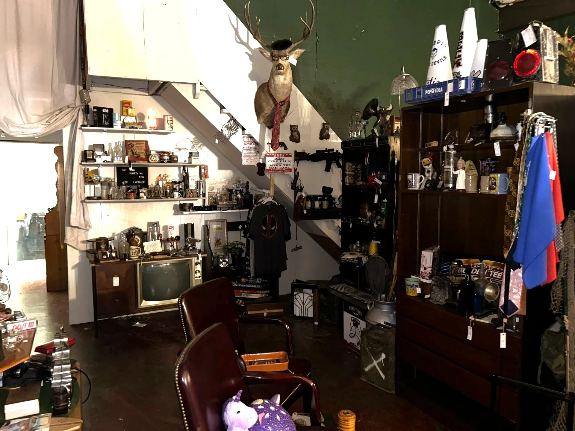 Roosters Antiques Lafayette Rooms 2026 (14).jpg