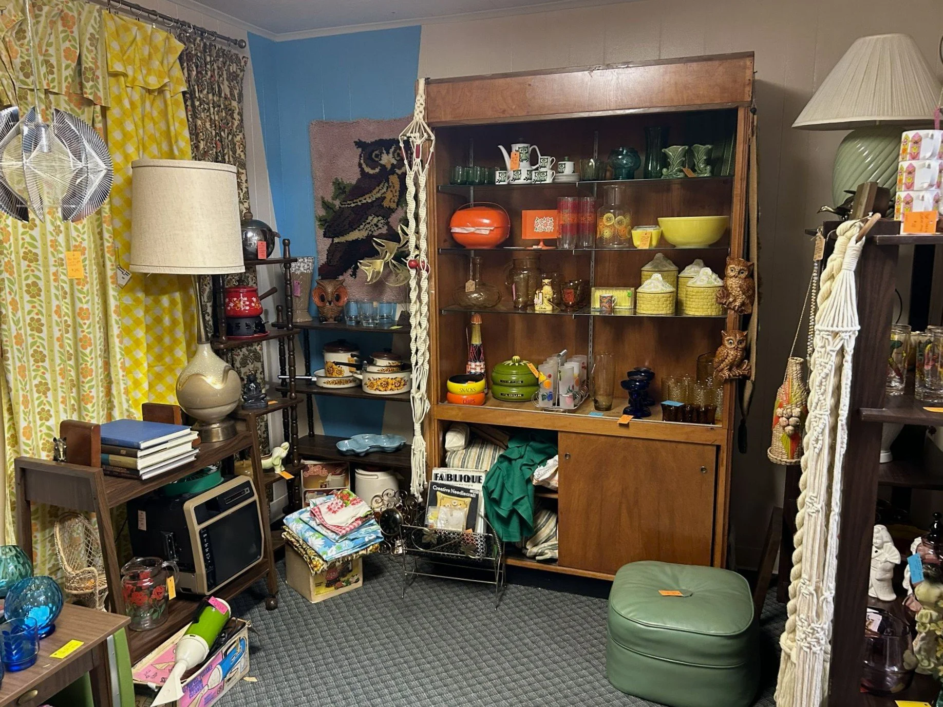 Roosters Antiques Lafayette Rooms 2026 (22).jpg