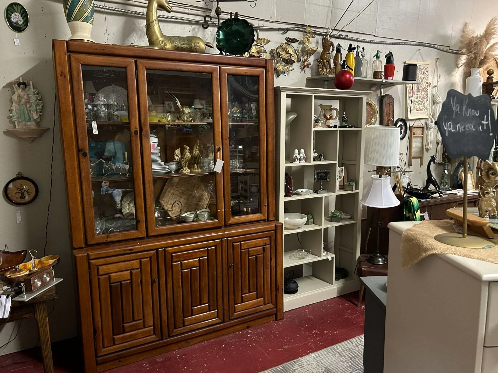 Roosters Antiques Lafayette Rooms 2026 (17).jpg