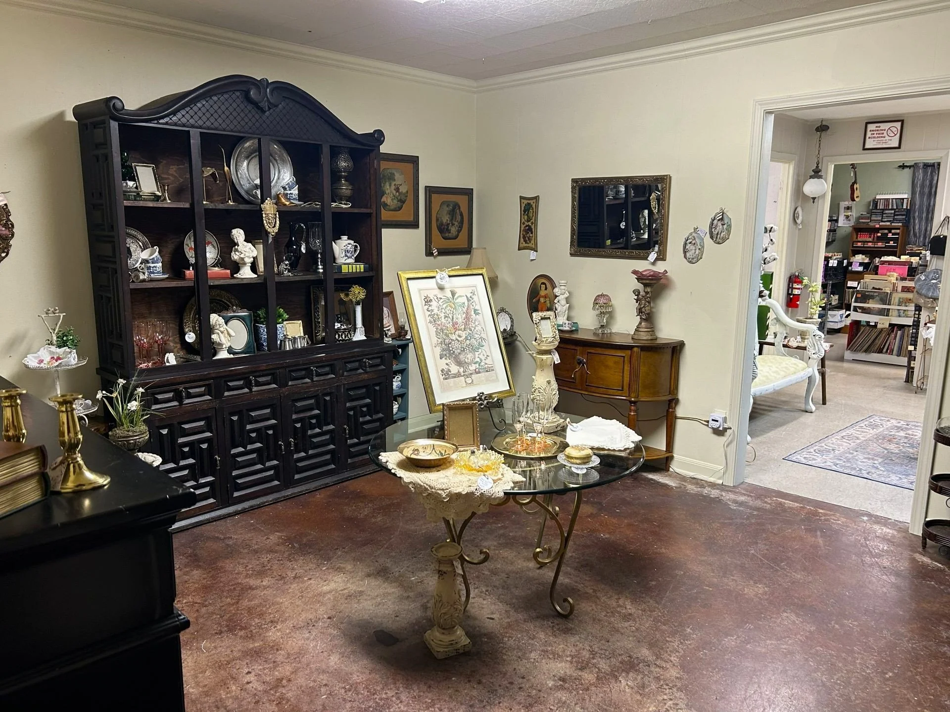 Roosters Antiques Lafayette Rooms 2026 (6).jpg
