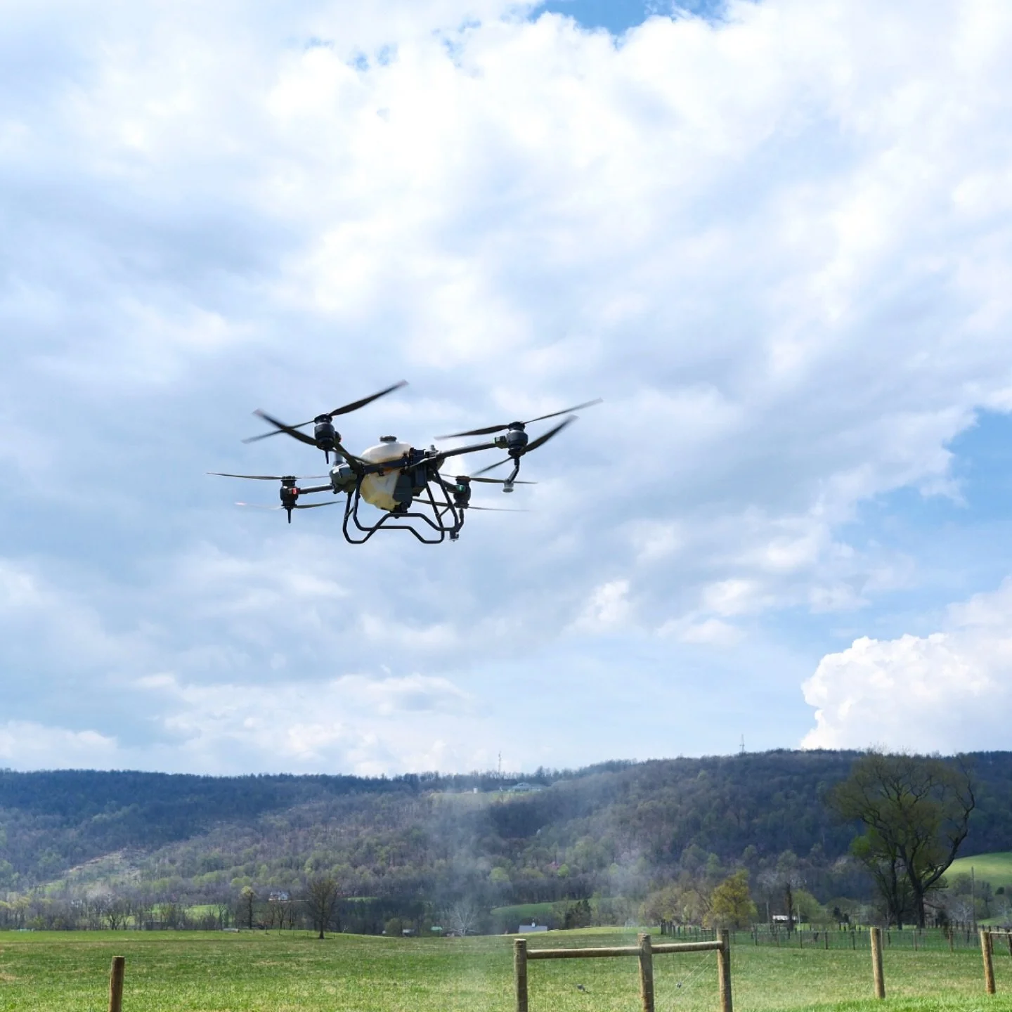 Responsible field spraying, on schedule and on time, and without the mess of large co-op trucks trampling through your fields. The future is here and we&rsquo;re bringing it to Loudoun County&hellip;

#equestrianlifestyle #virginiafarm #agricultural 