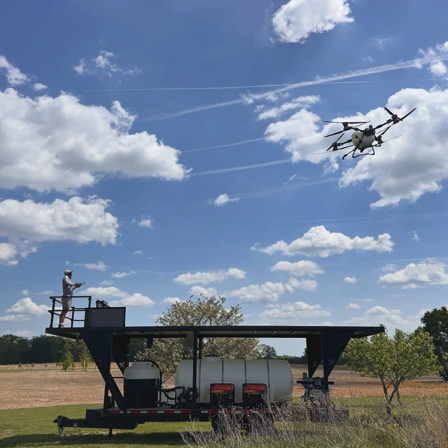 Man and machine, working in harmony 

#dronesdaily #middleburg #virginiawinery #piedmont #landstewardship
