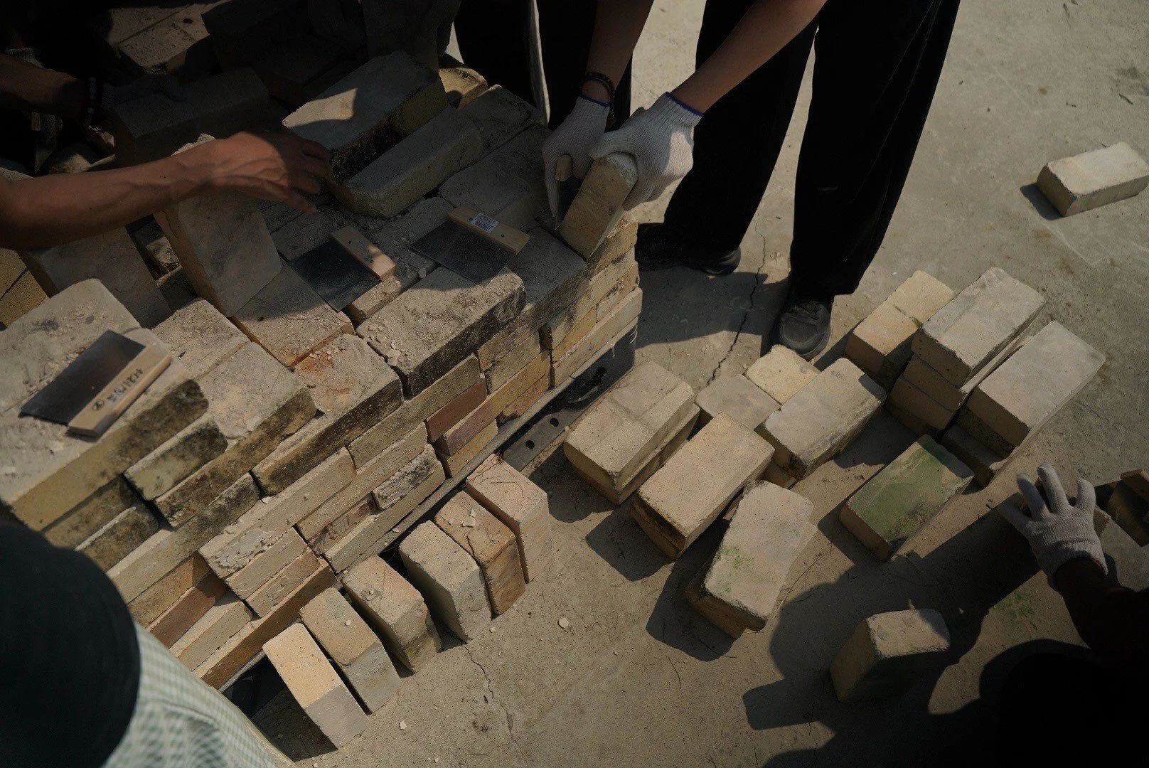 LINE_ALBUM_大學生排窯_250413_5.jpg