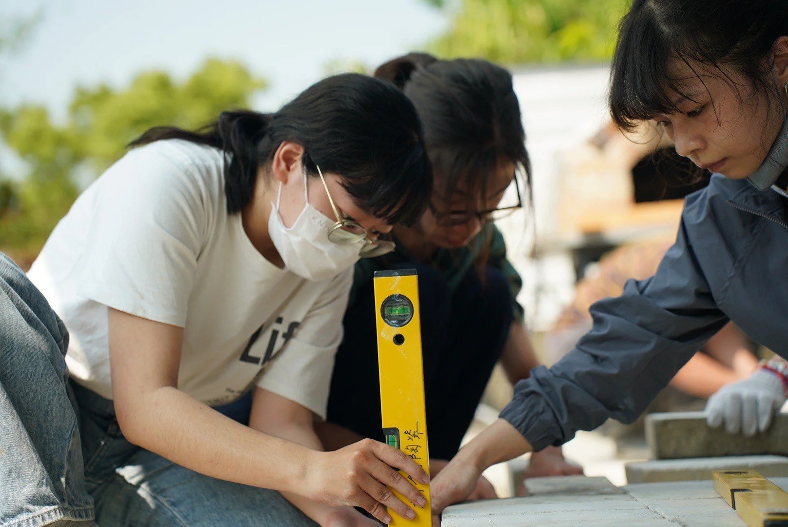 LINE_ALBUM_大學生排窯_250413_1.jpg