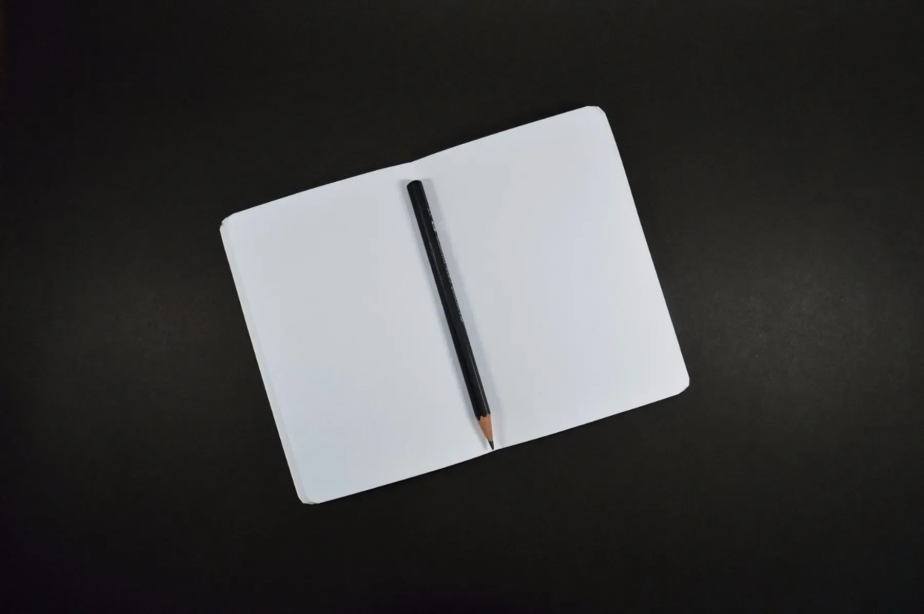 road-runner-notebook-set.webp