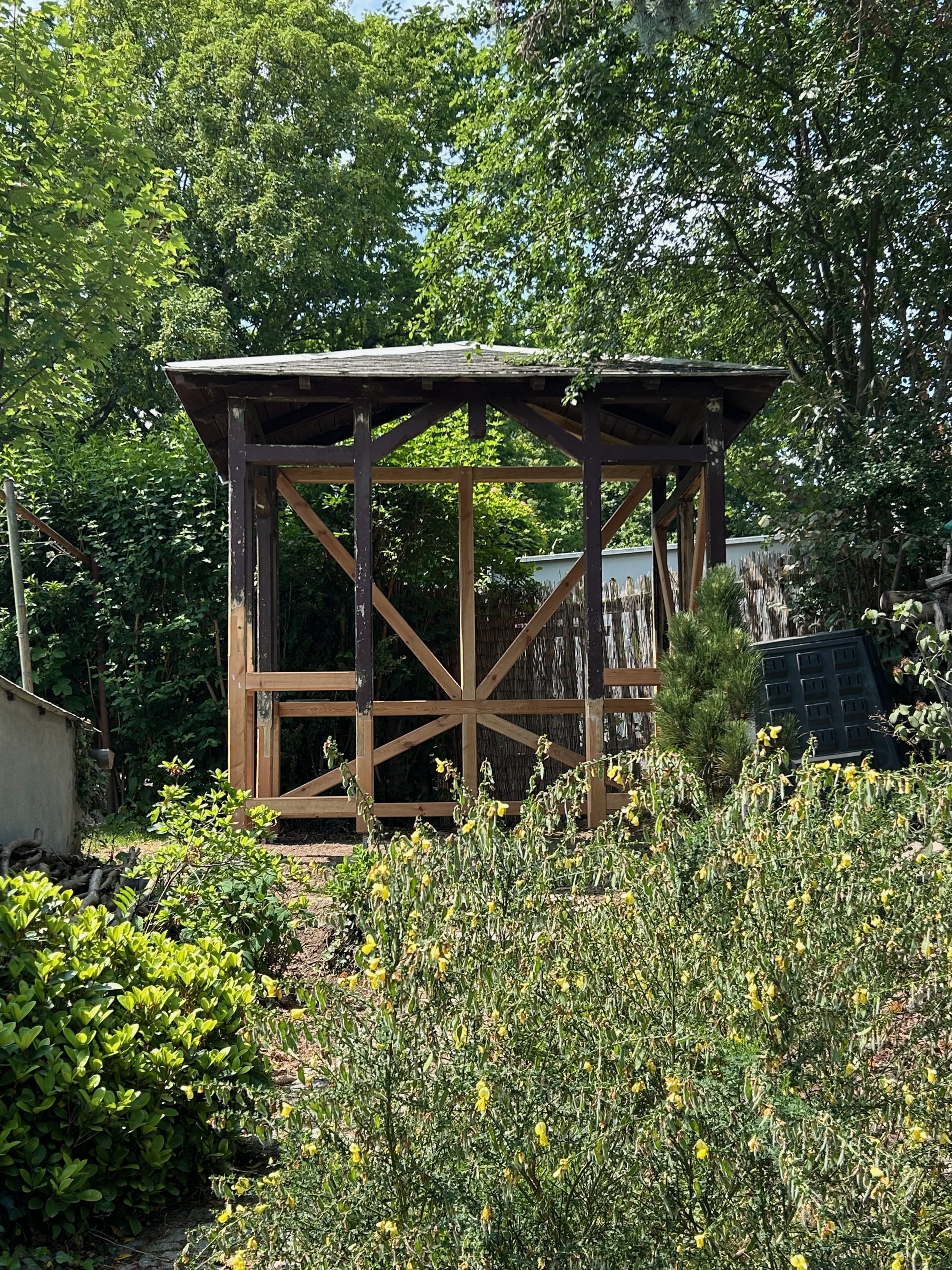 Von Eingangsüberdachung zum Pavillon